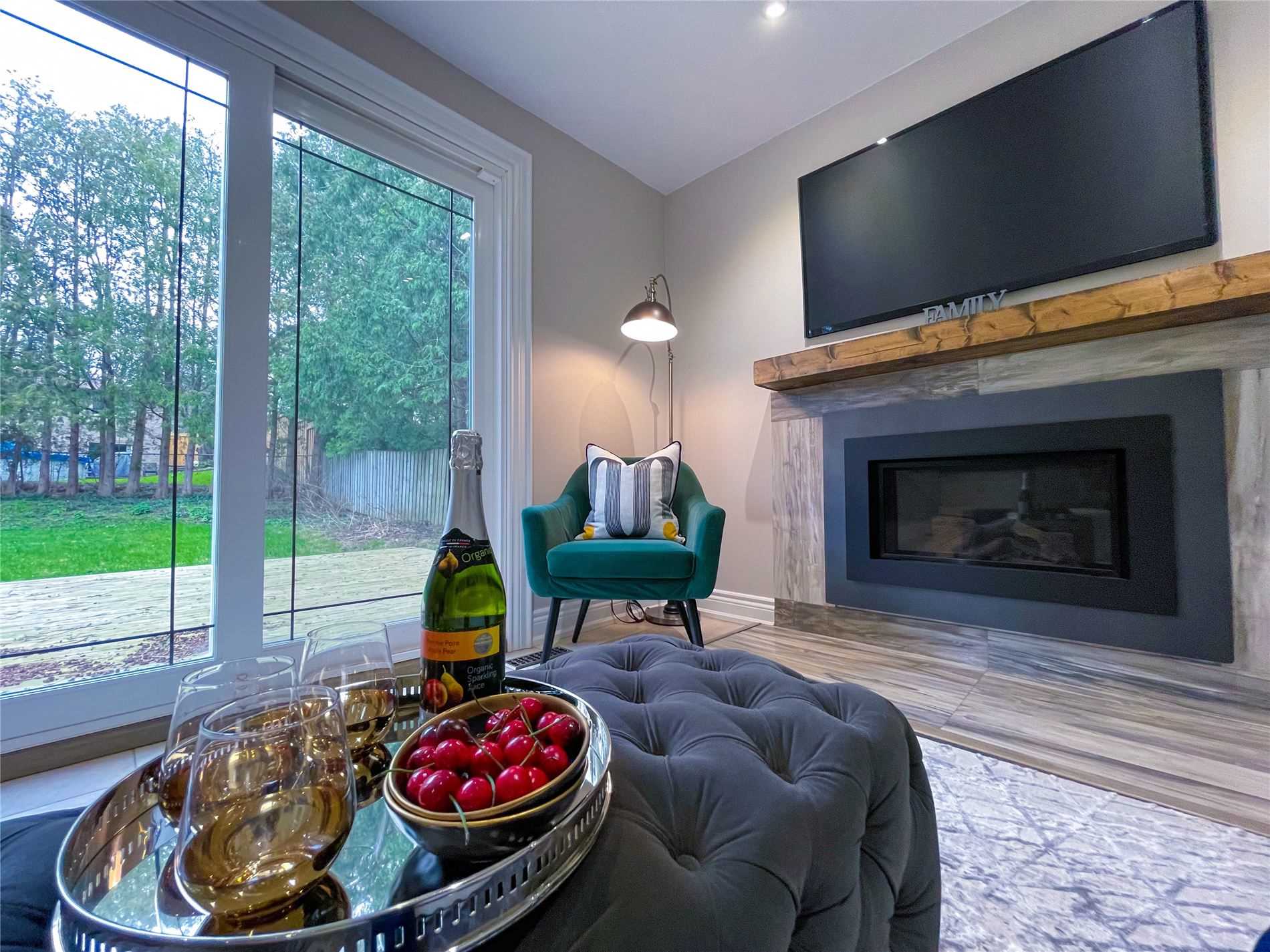 9 Cedar Cres
