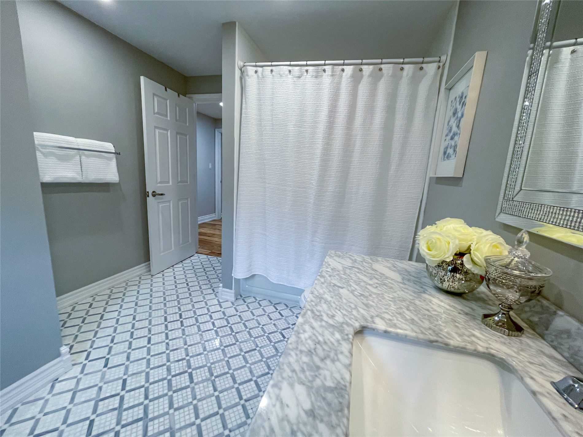 9 Cedar Cres