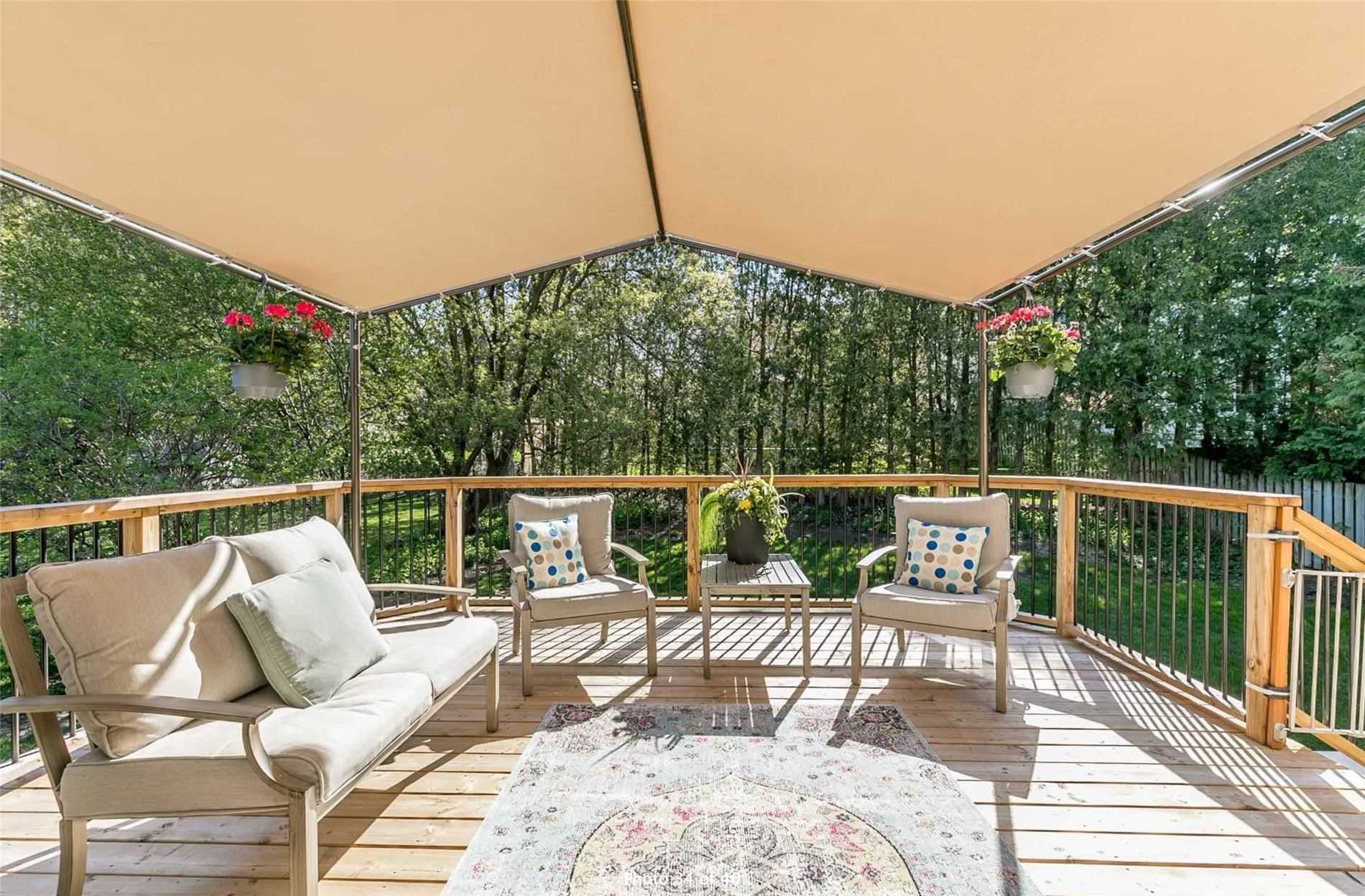 9 Cedar Cres