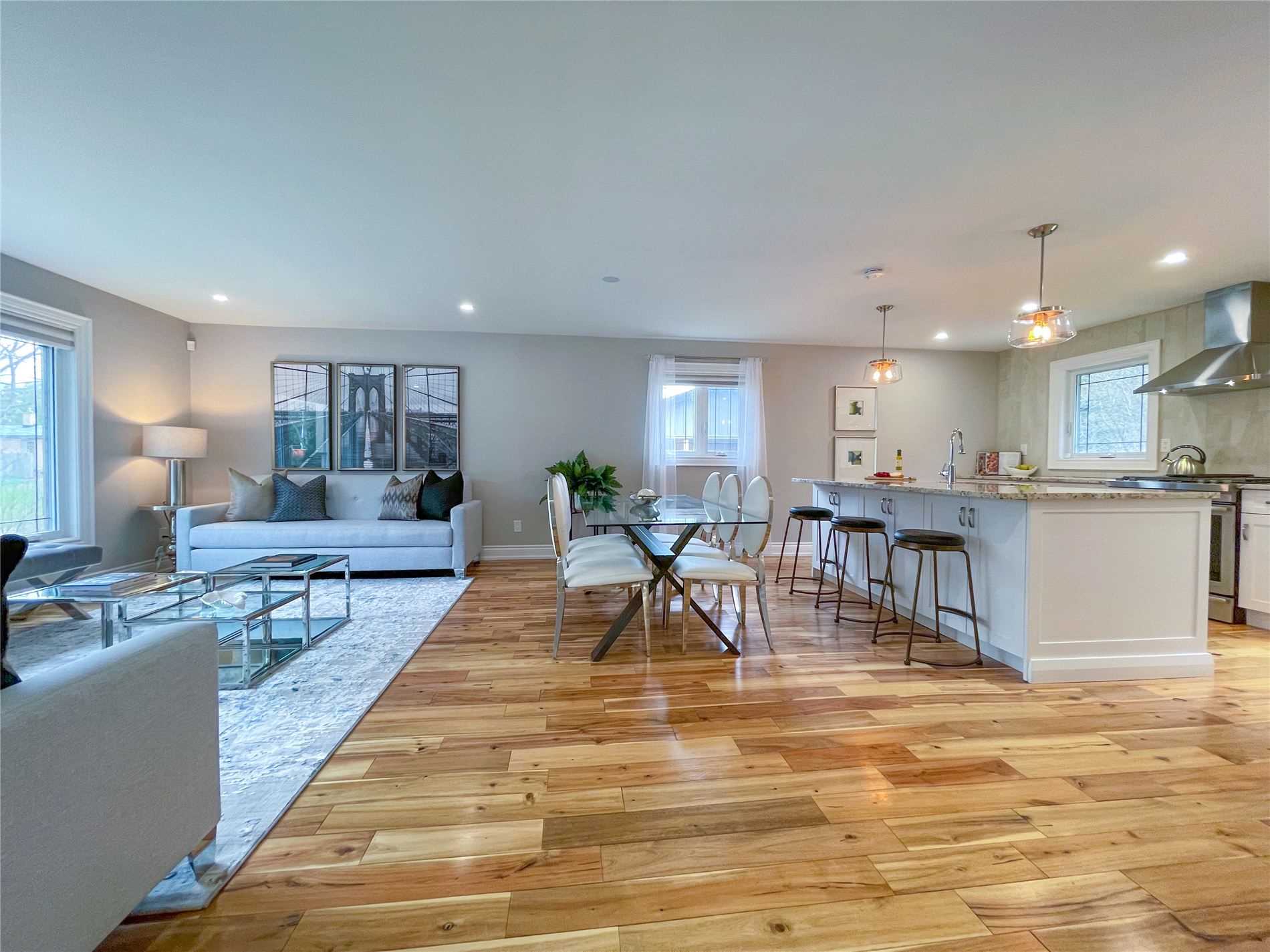 9 Cedar Cres