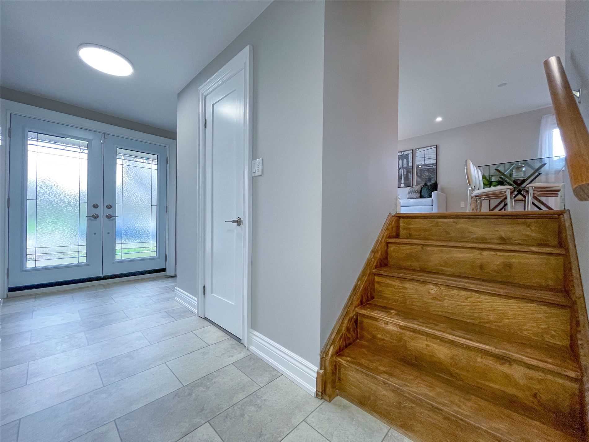 9 Cedar Cres