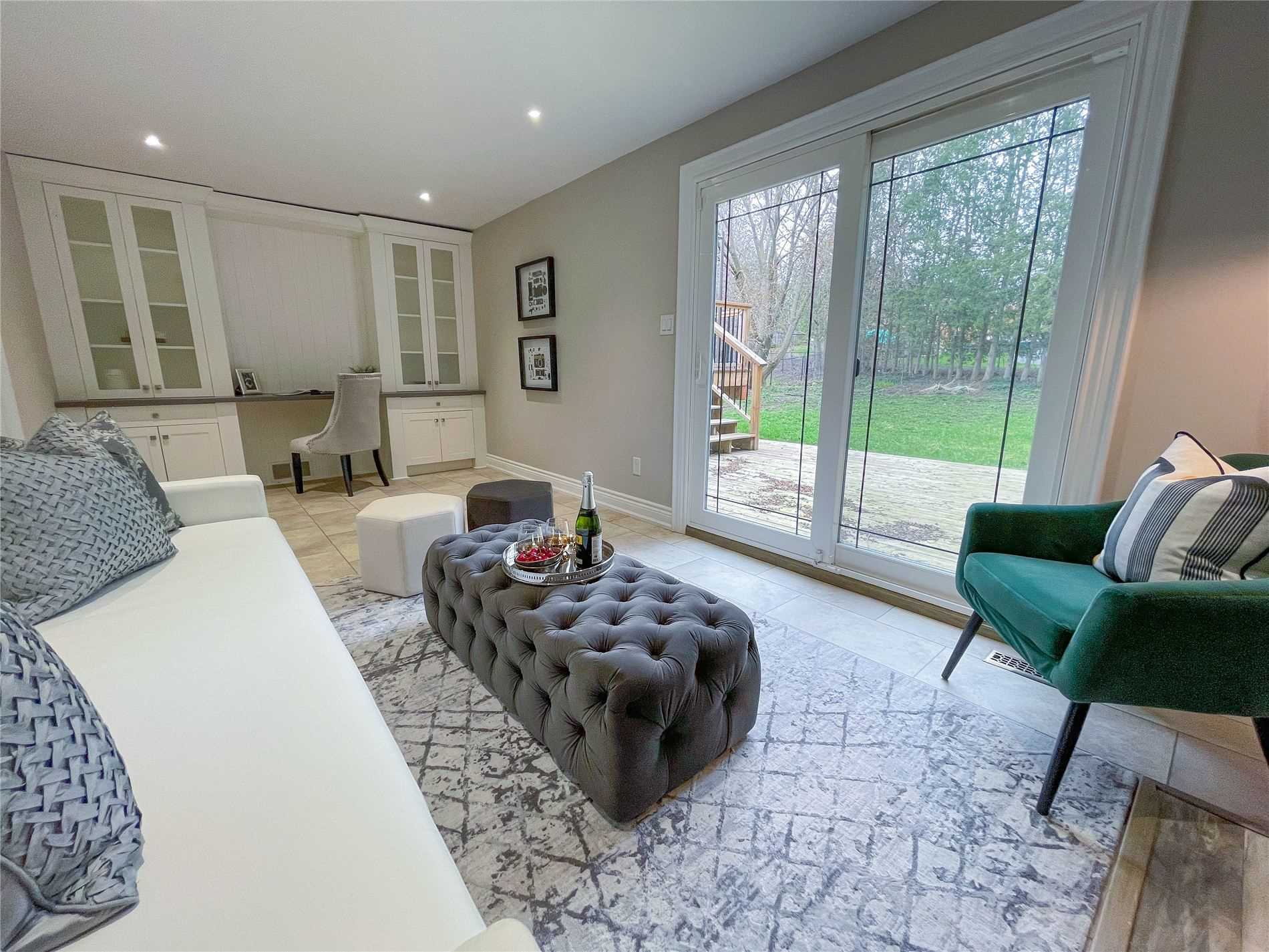 9 Cedar Cres