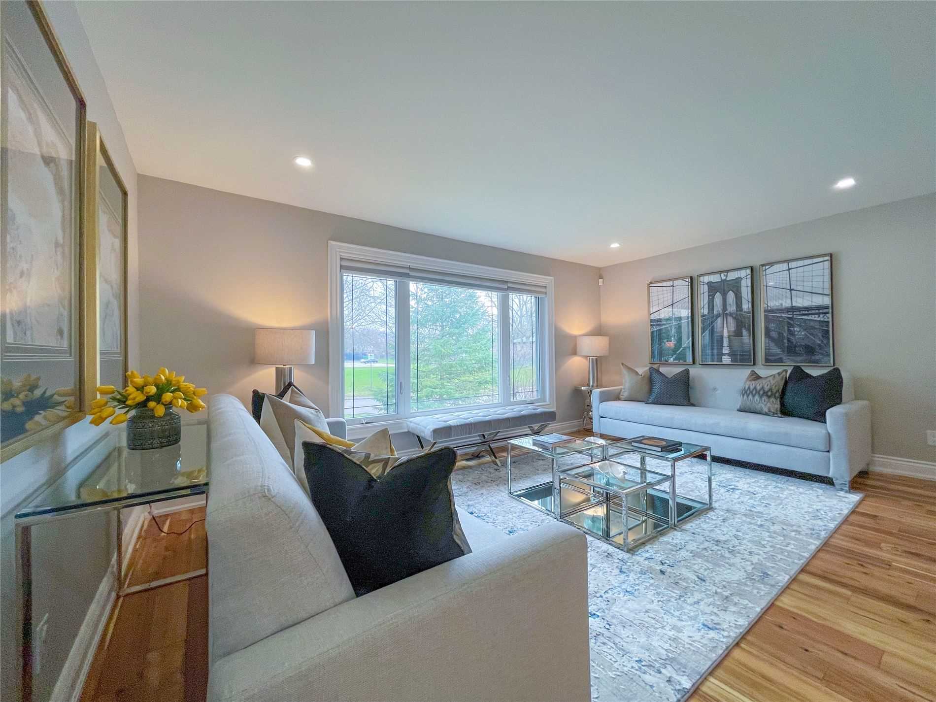 9 Cedar Cres
