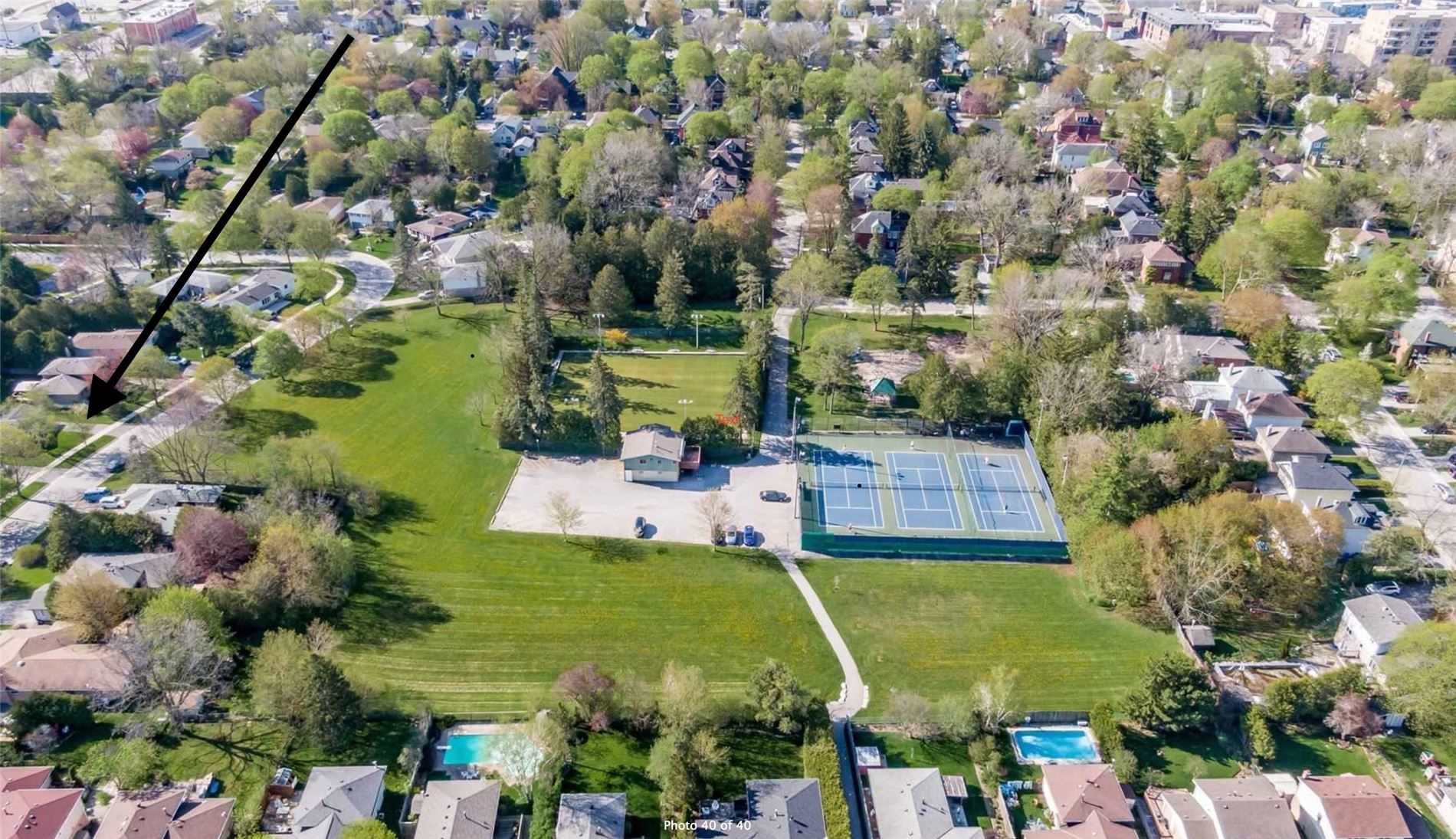9 Cedar Cres