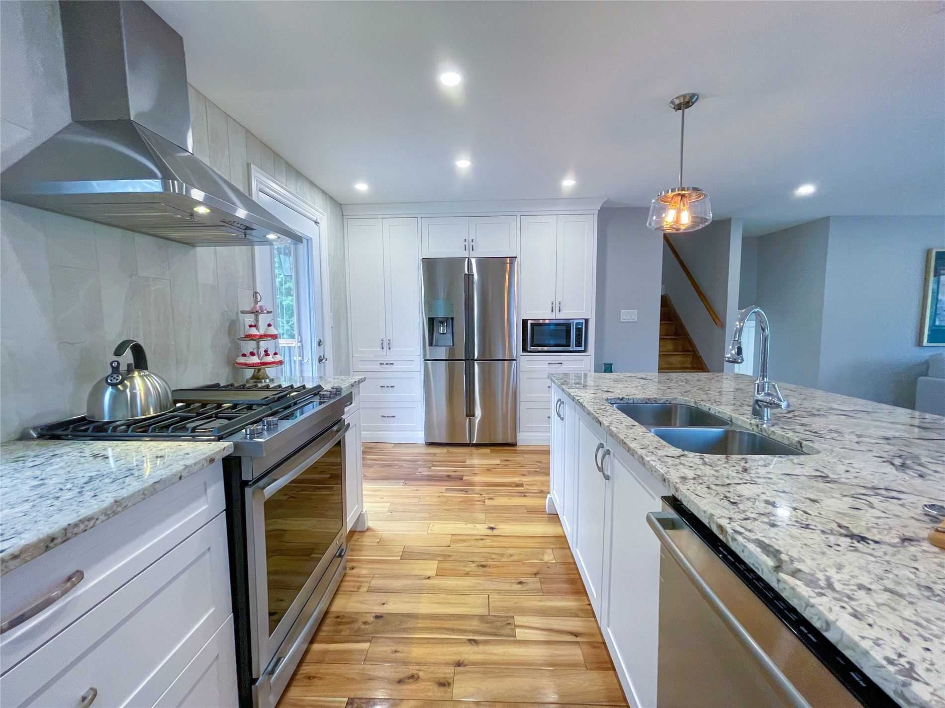 9 Cedar Cres