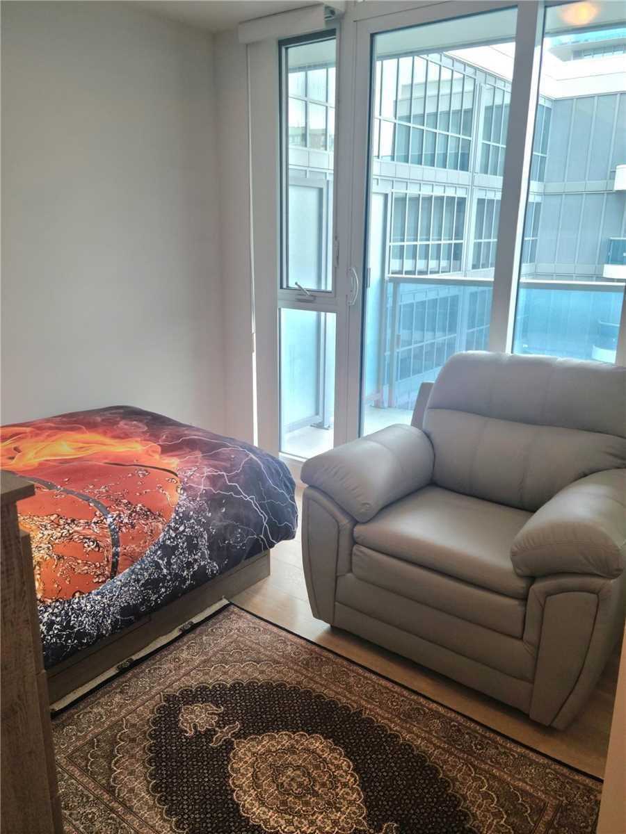 9471 Yonge St, #630