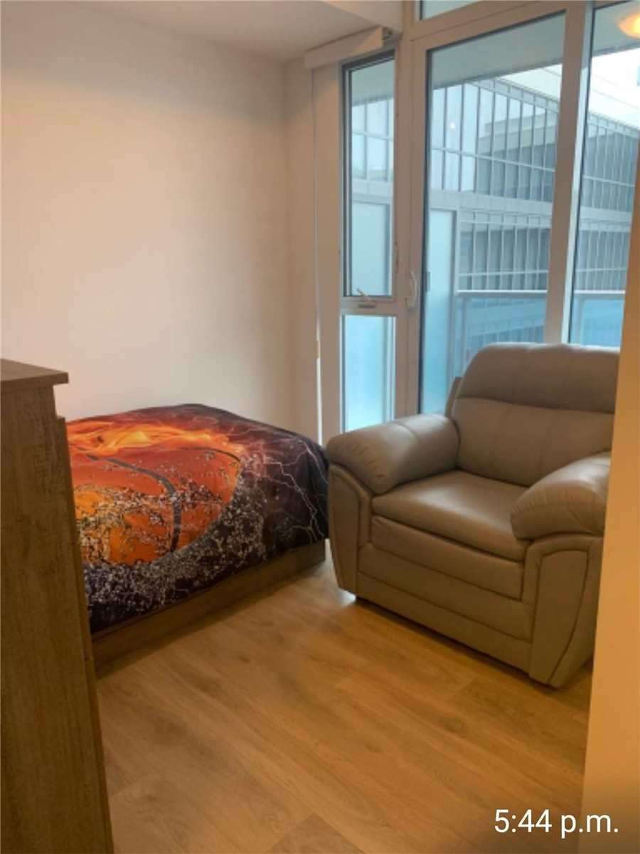 9471 Yonge St, #630