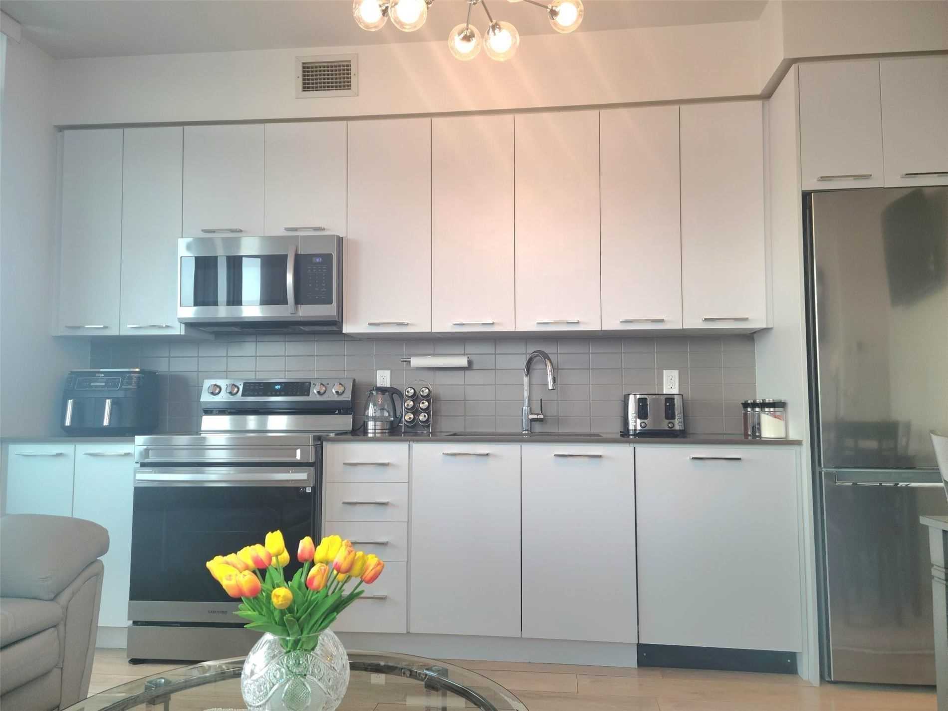 9471 Yonge St, #630