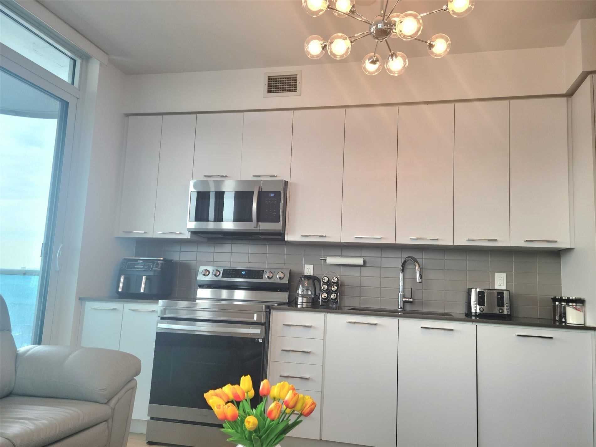 9471 Yonge St, #630