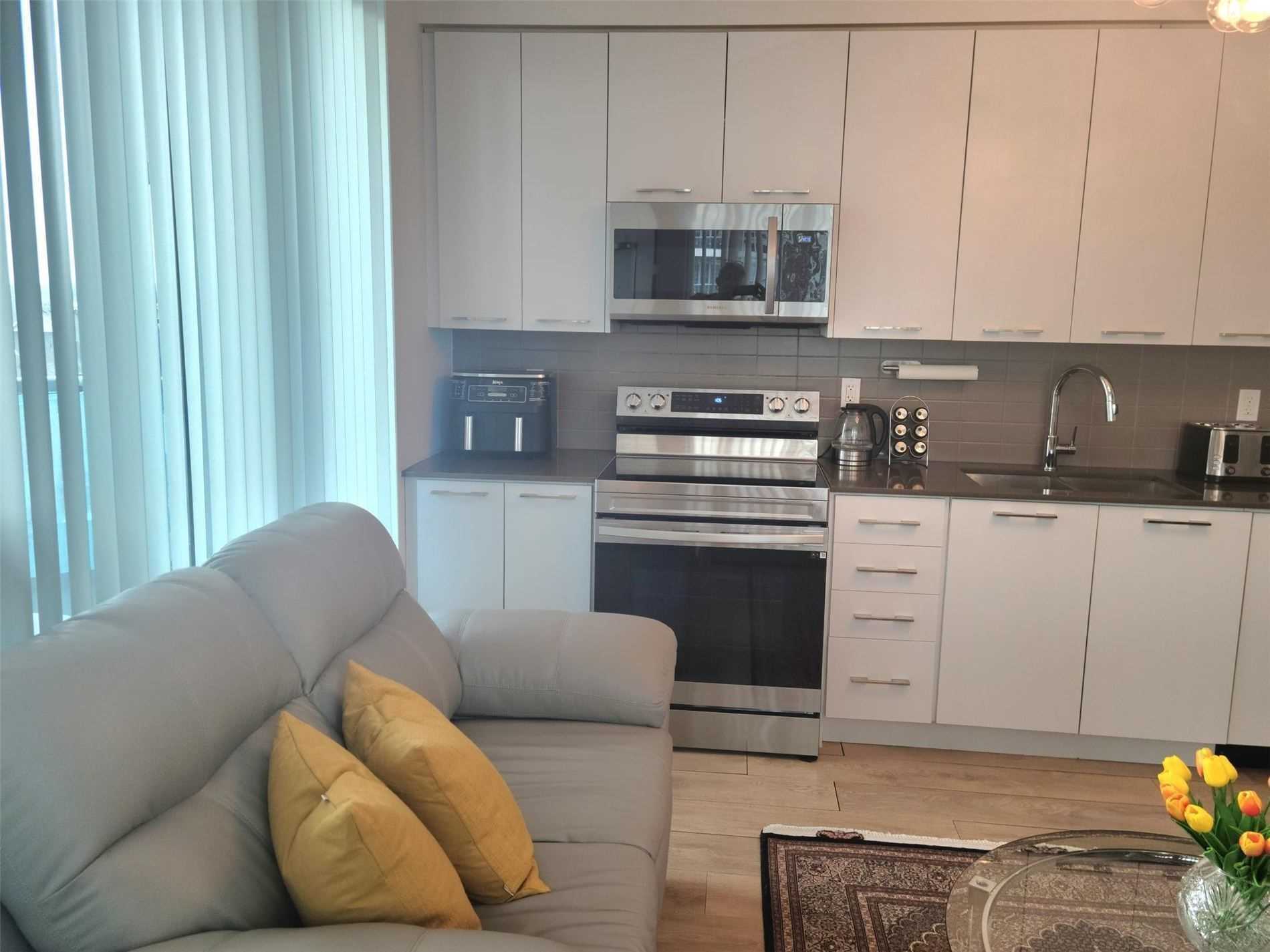 9471 Yonge St, #630