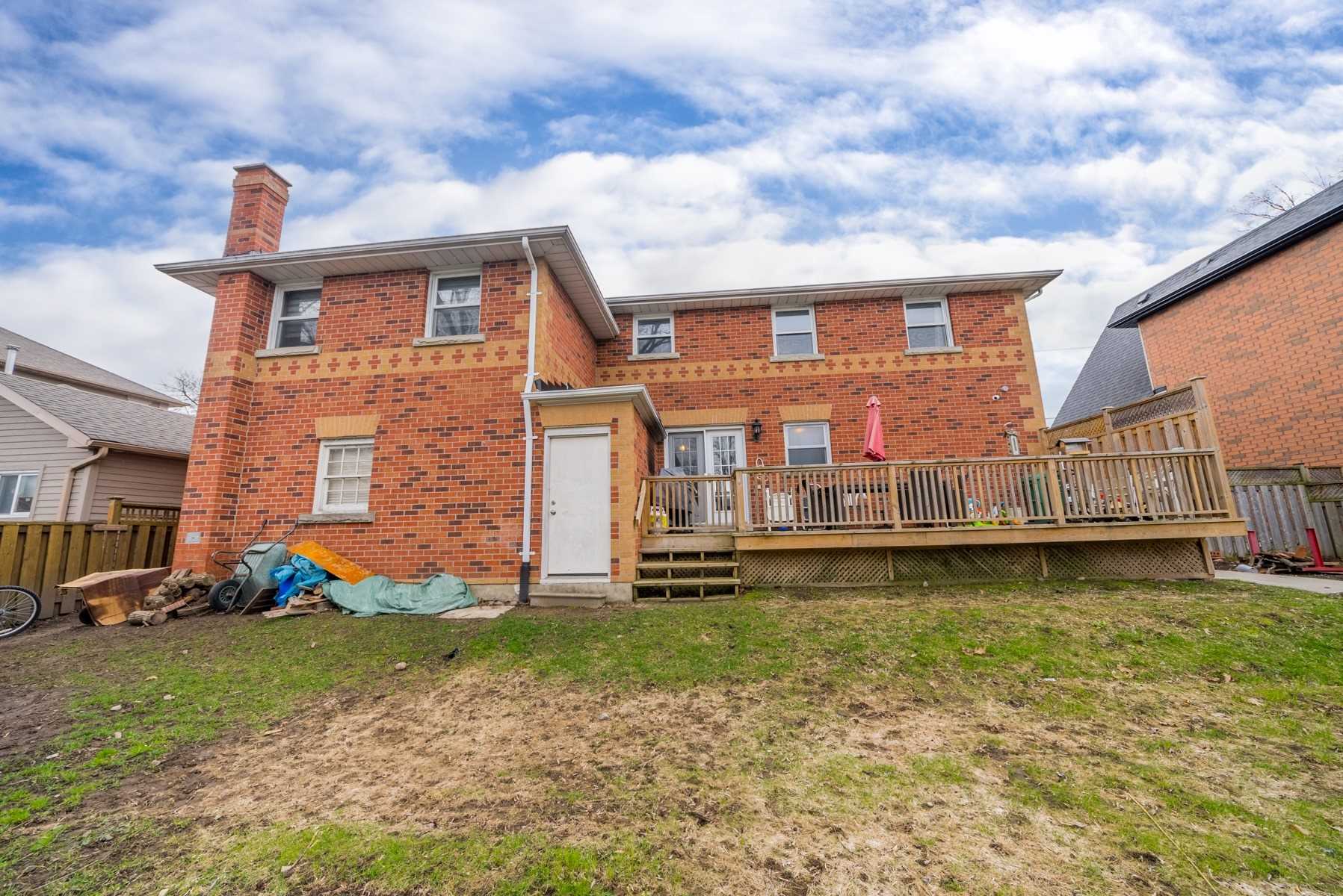 371 Boyer St