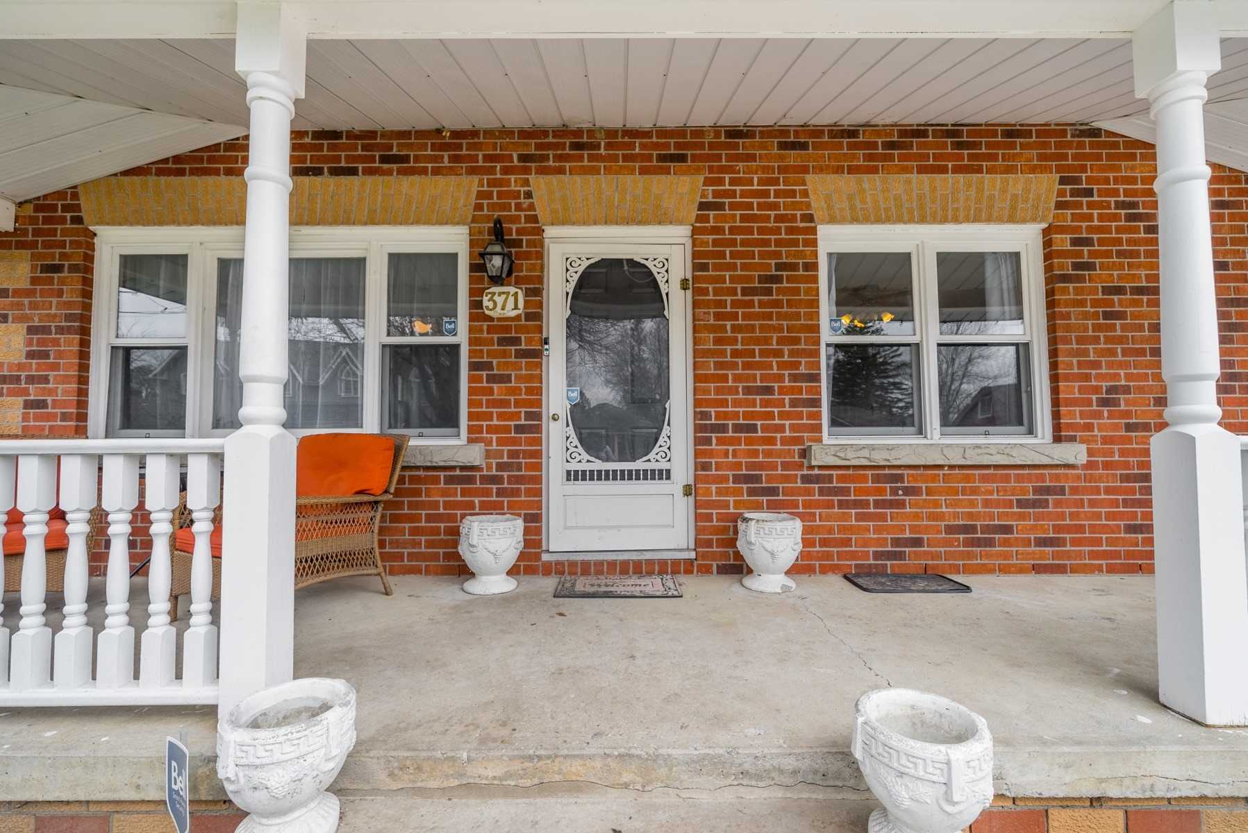 371 Boyer St