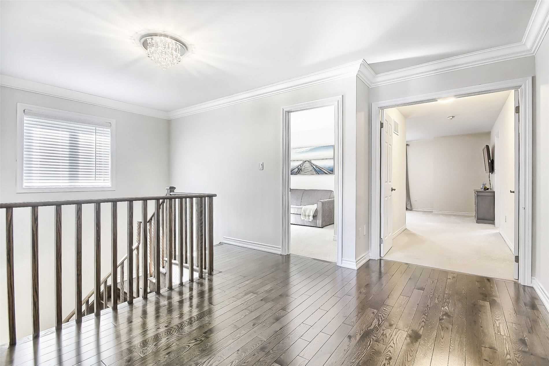1153 Peelar Cres