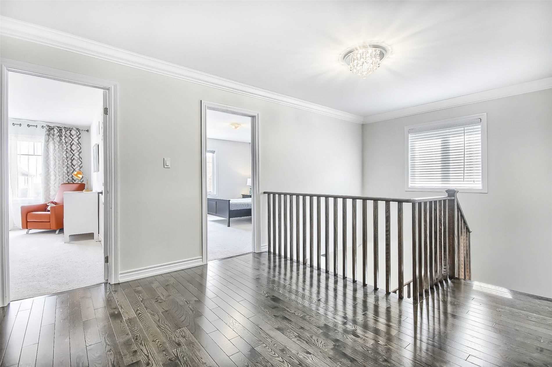 1153 Peelar Cres