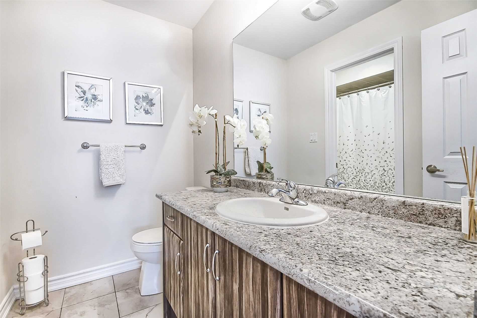 1153 Peelar Cres