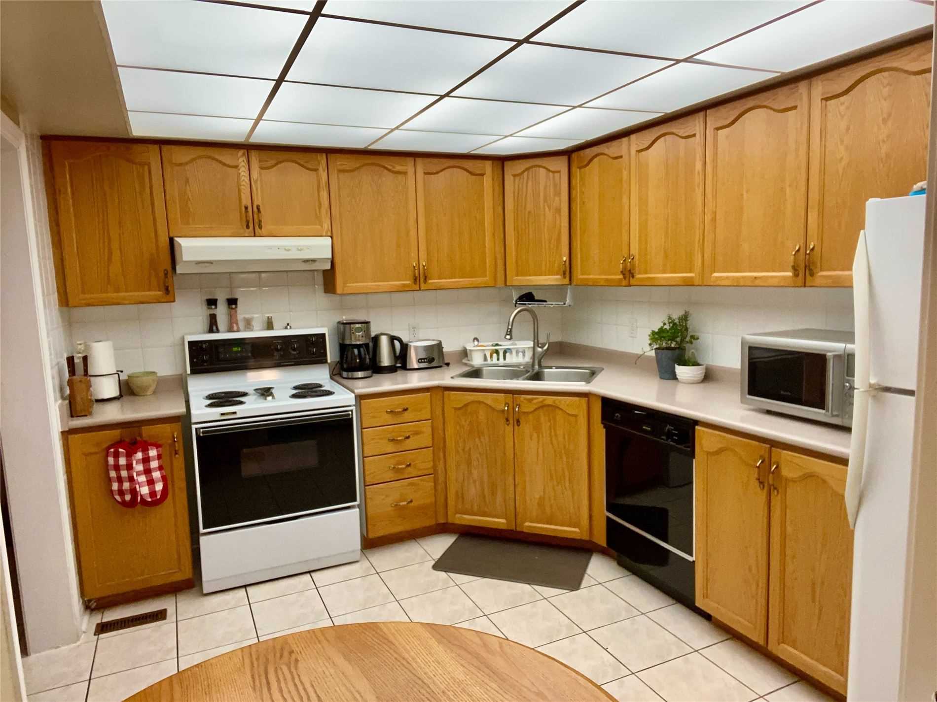 73 Widdifield Ave