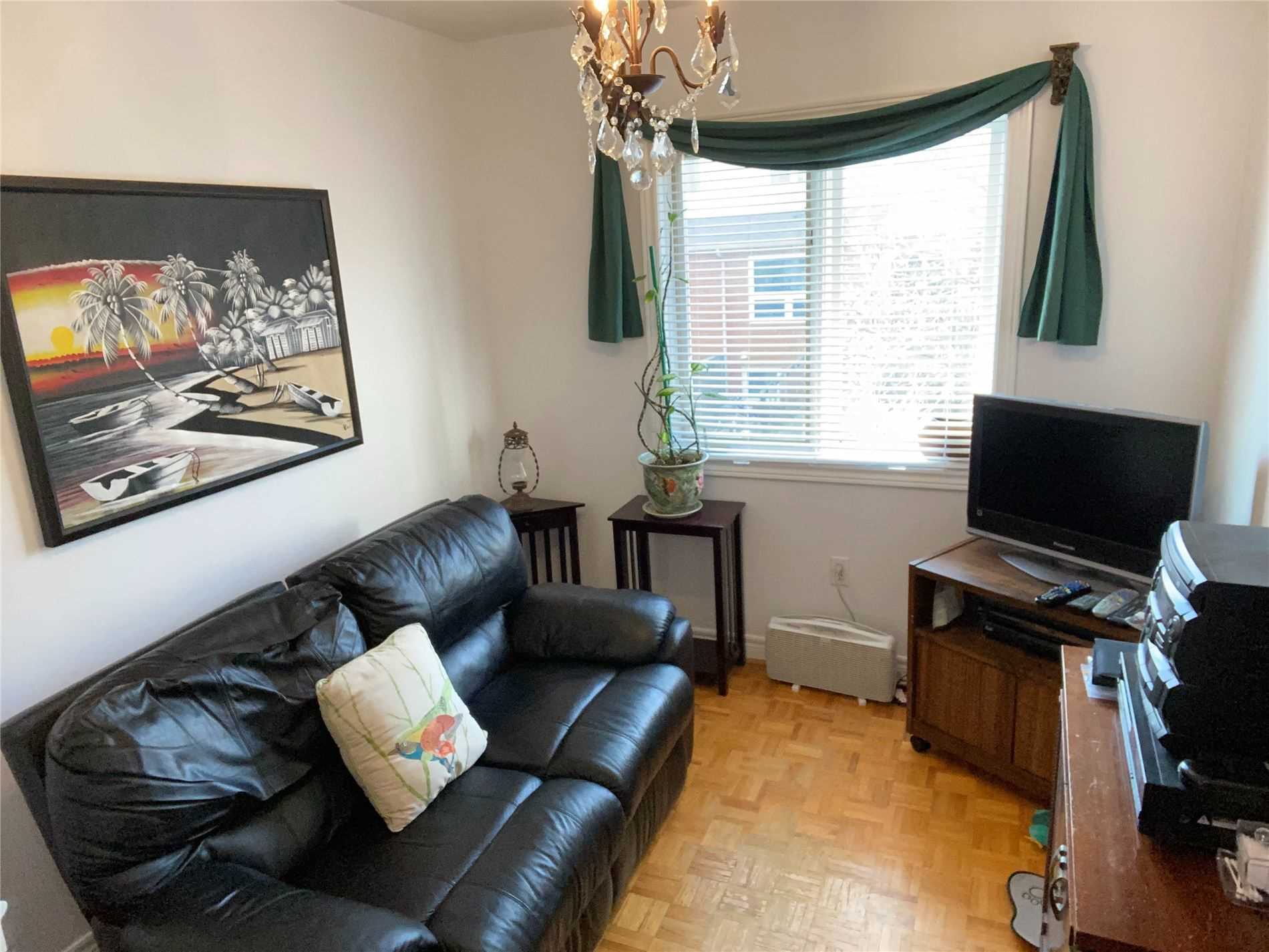 73 Widdifield Ave
