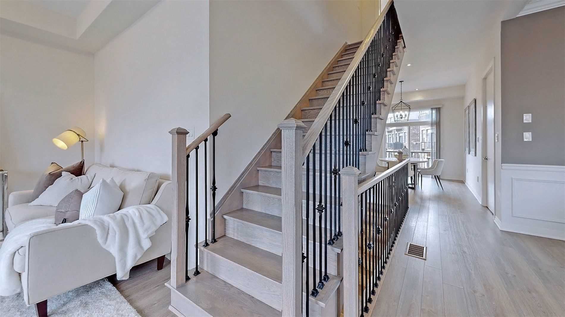 262 Thomas Cook Ave
