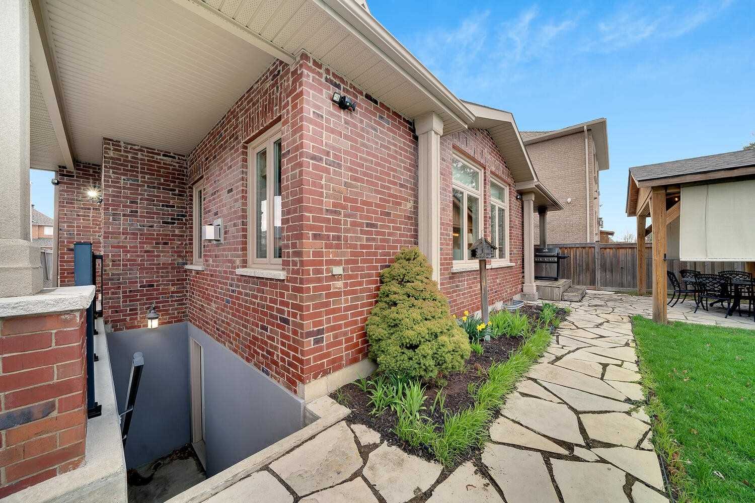 141 Regatta Ave