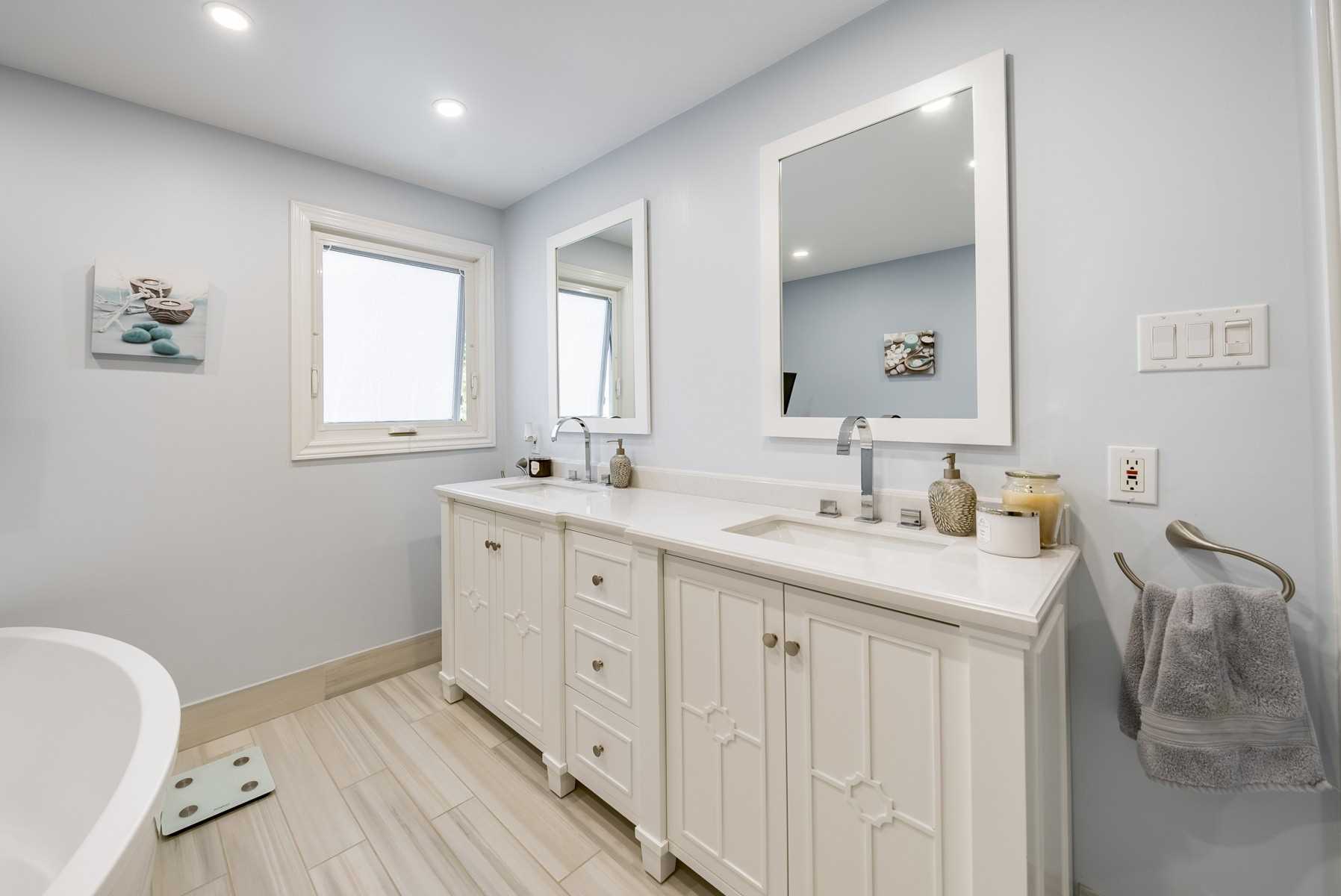 21 Mayvern Cres