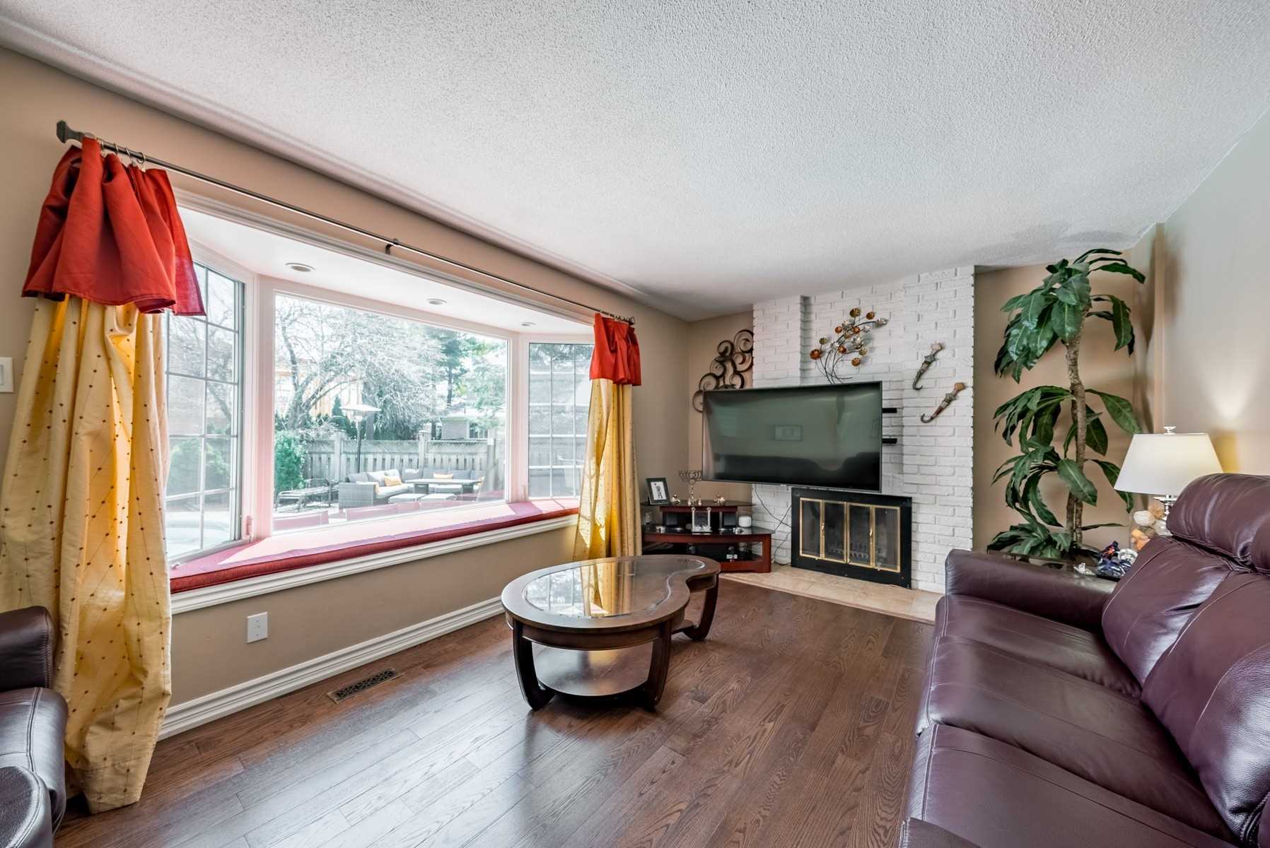 21 Mayvern Cres