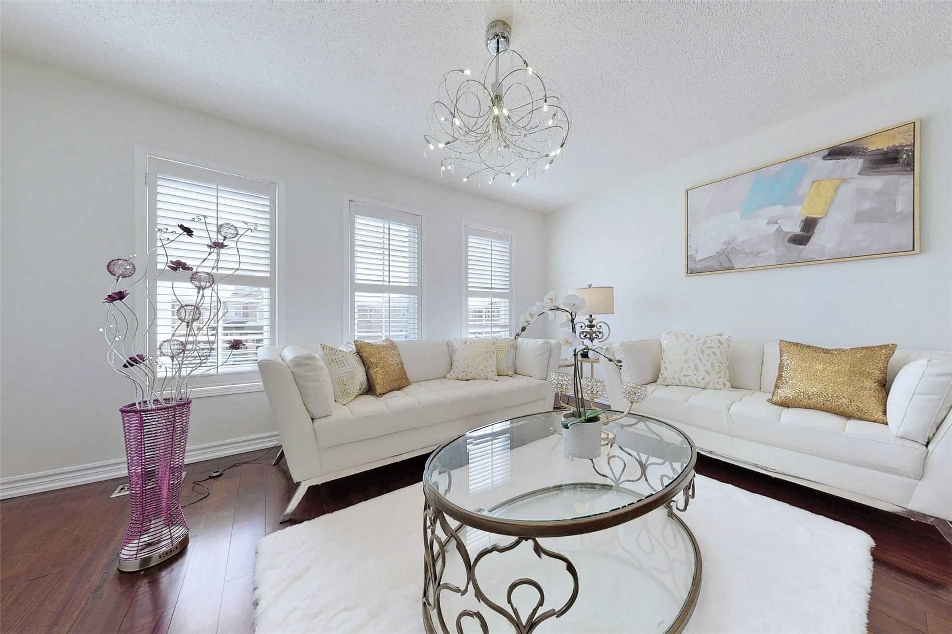 135 Stonebriar Dr