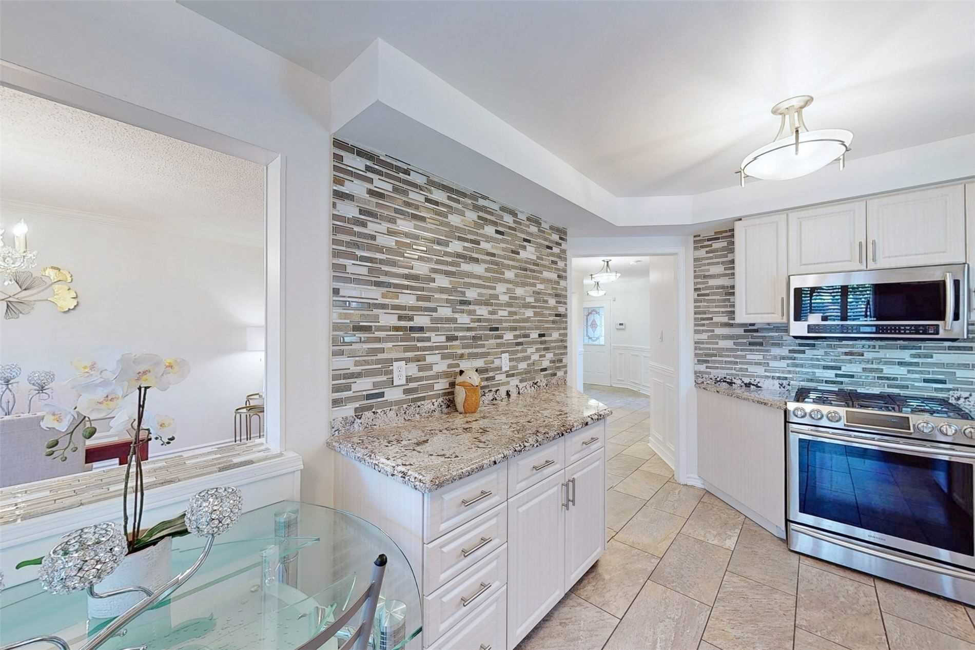 135 Stonebriar Dr