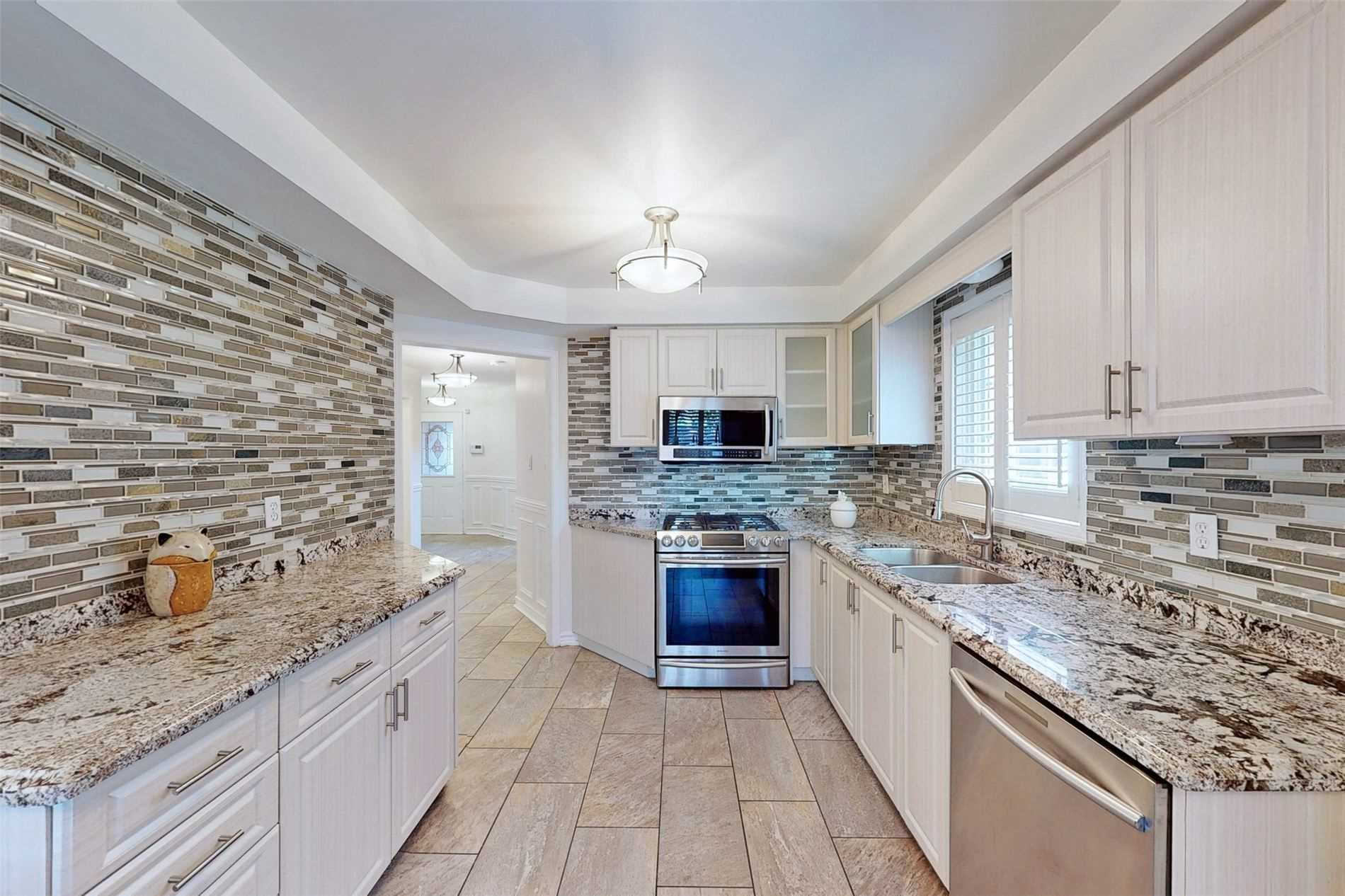 135 Stonebriar Dr