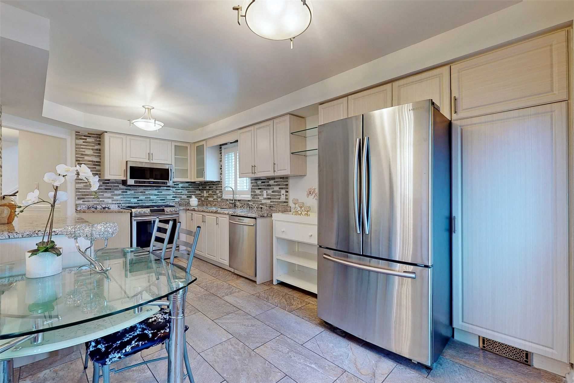 135 Stonebriar Dr