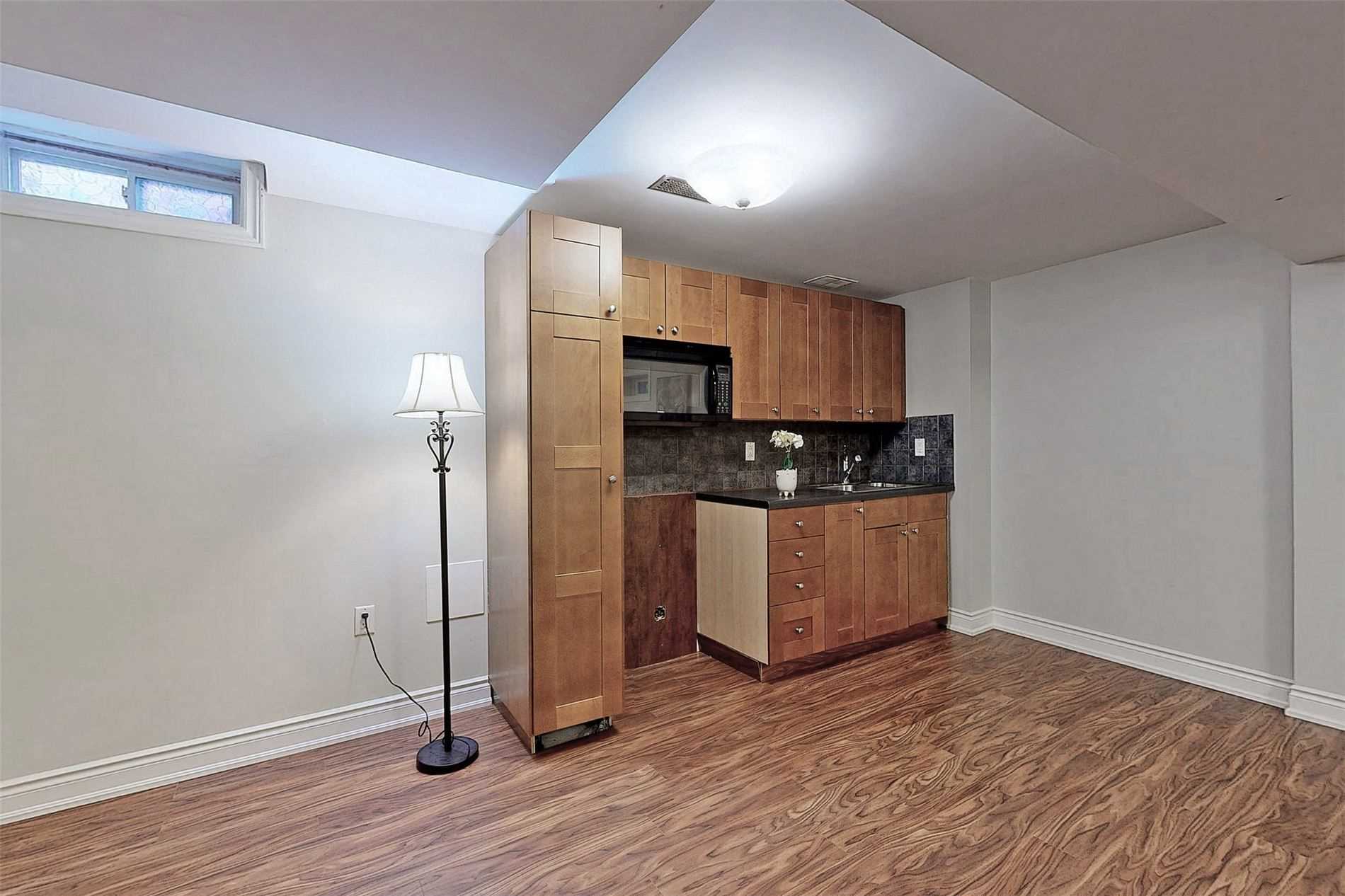 135 Stonebriar Dr