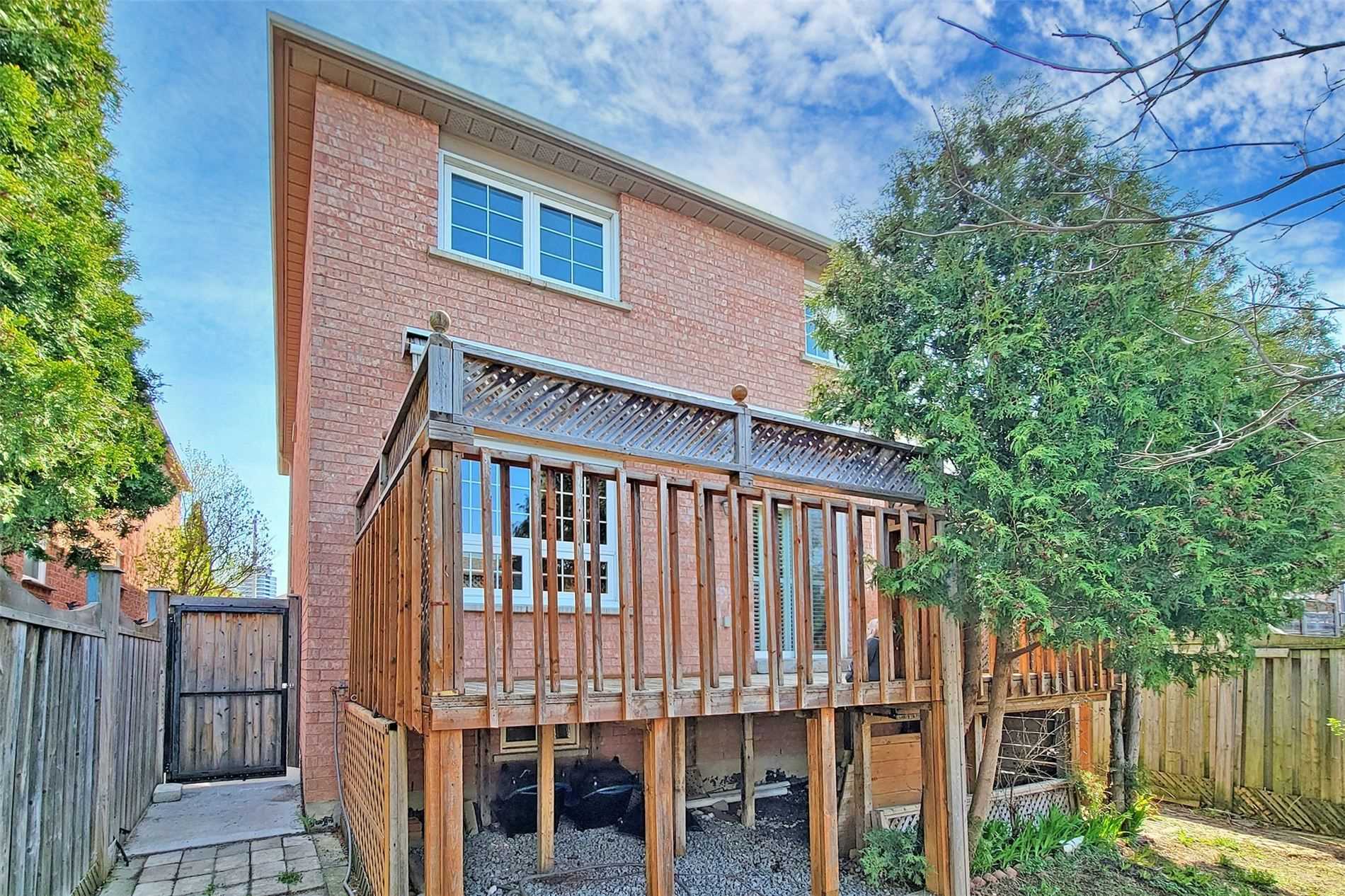 135 Stonebriar Dr