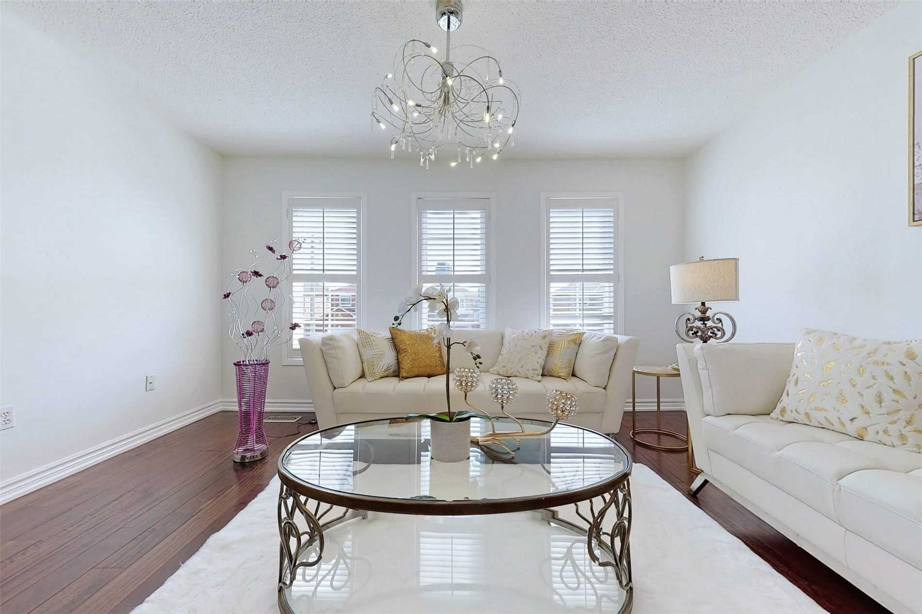135 Stonebriar Dr