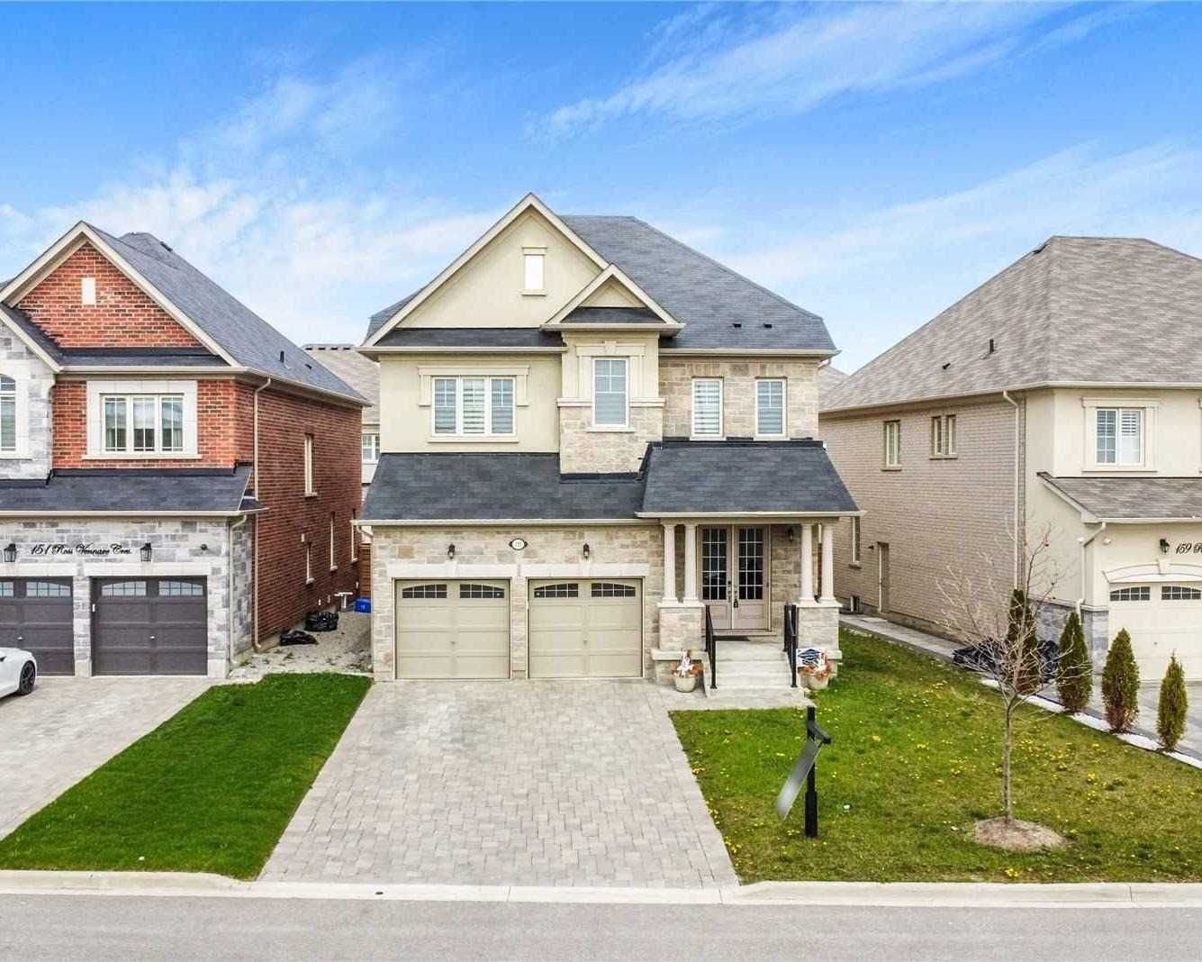 155 Ross Vennare Cres