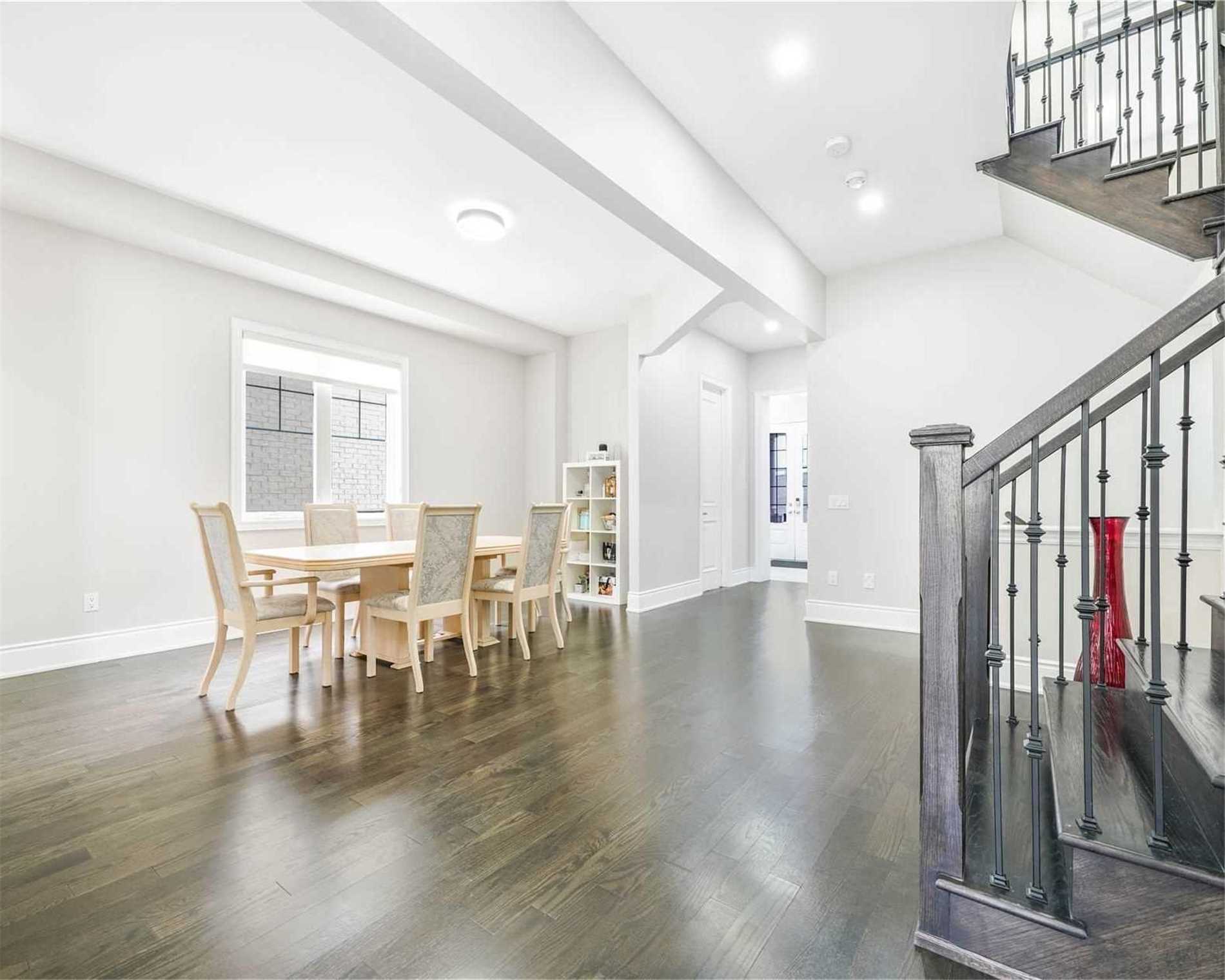 155 Ross Vennare Cres