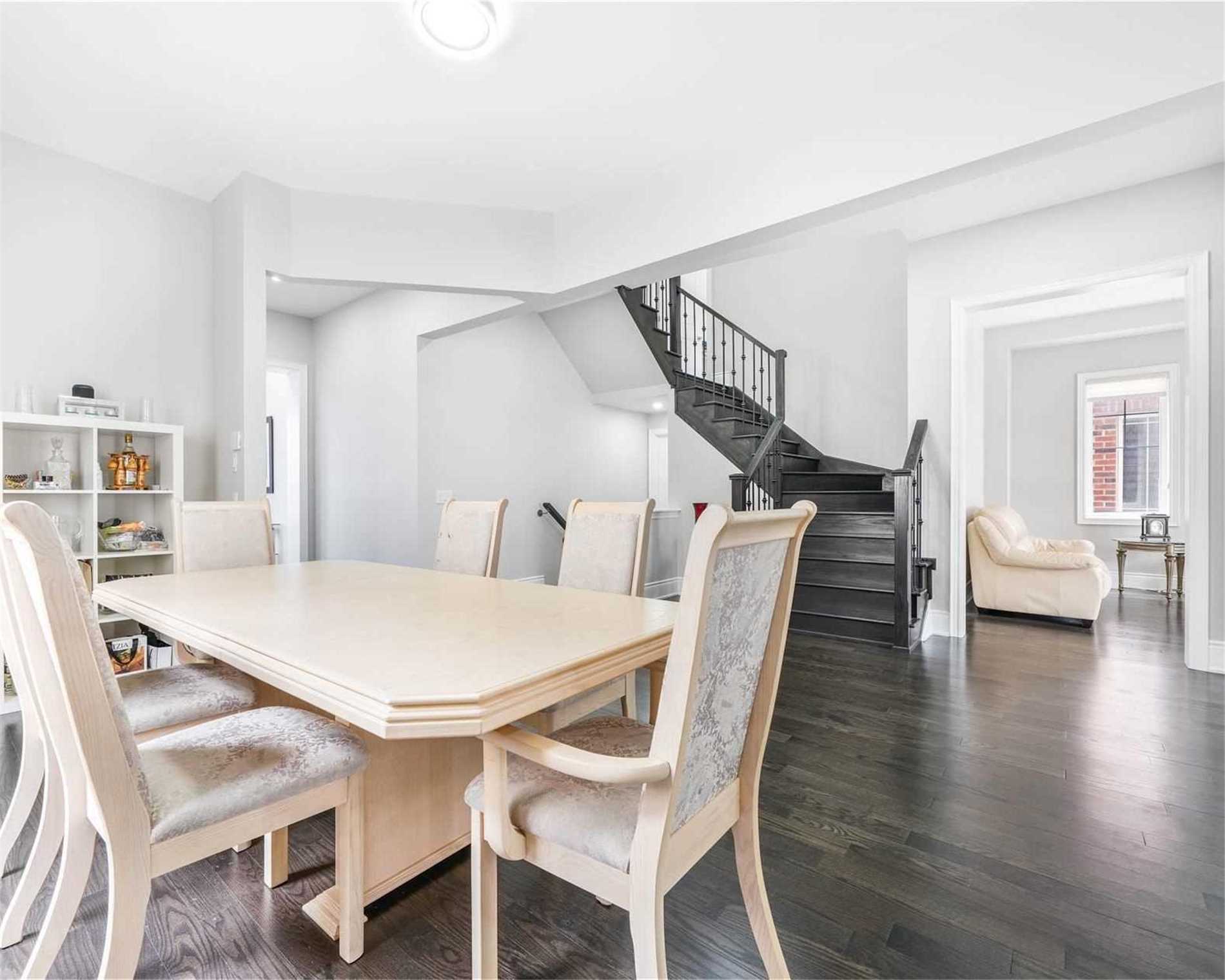 155 Ross Vennare Cres