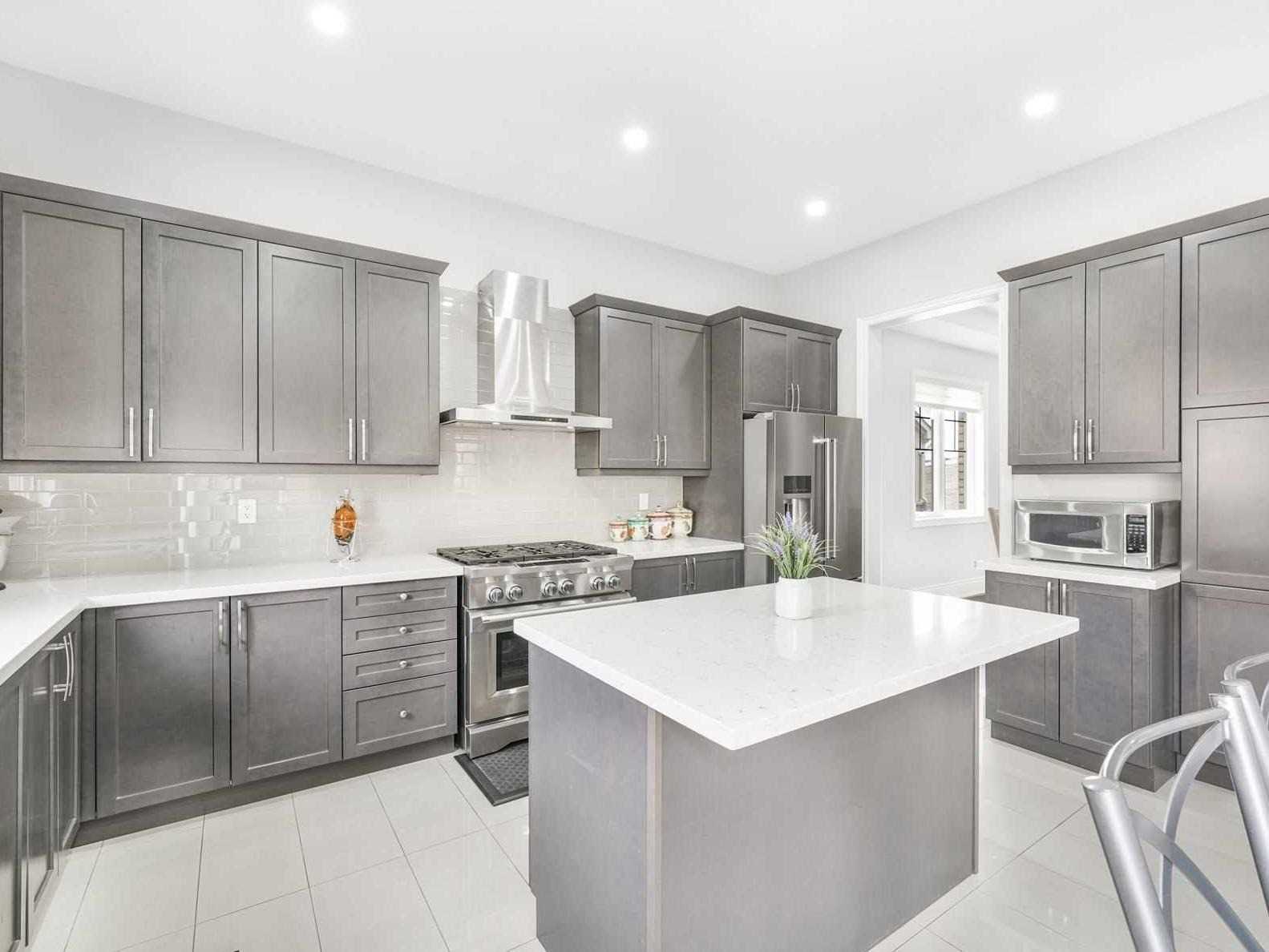 155 Ross Vennare Cres