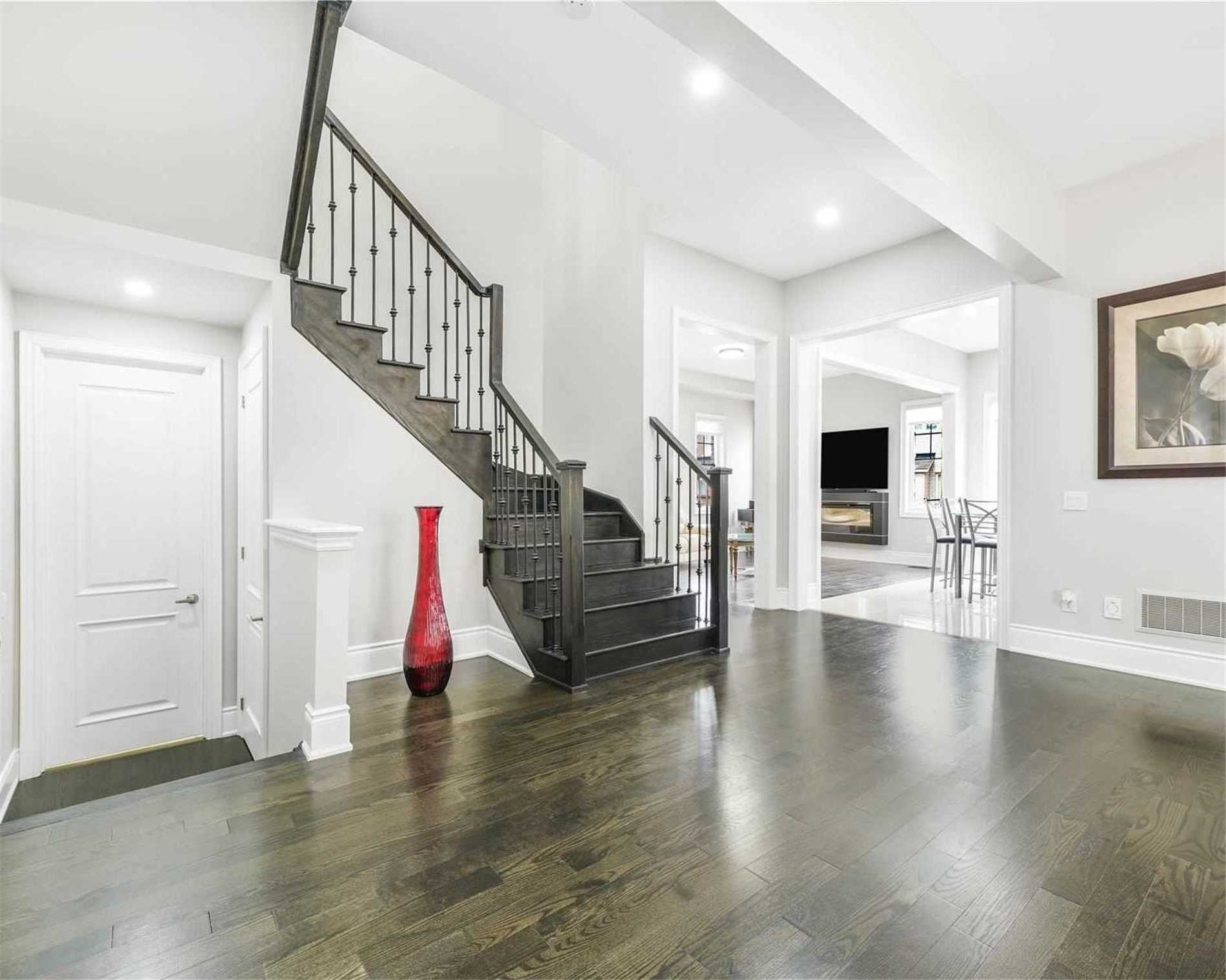 155 Ross Vennare Cres