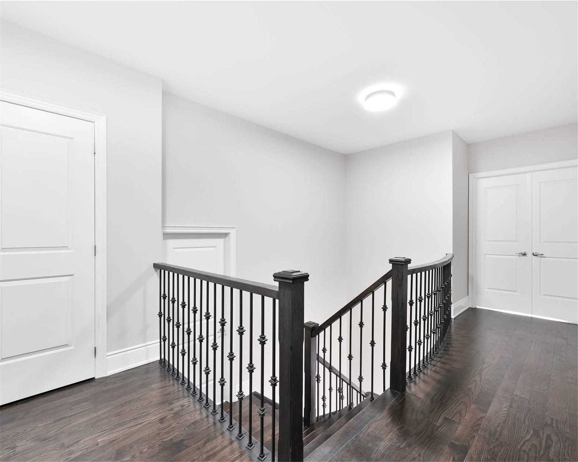 155 Ross Vennare Cres
