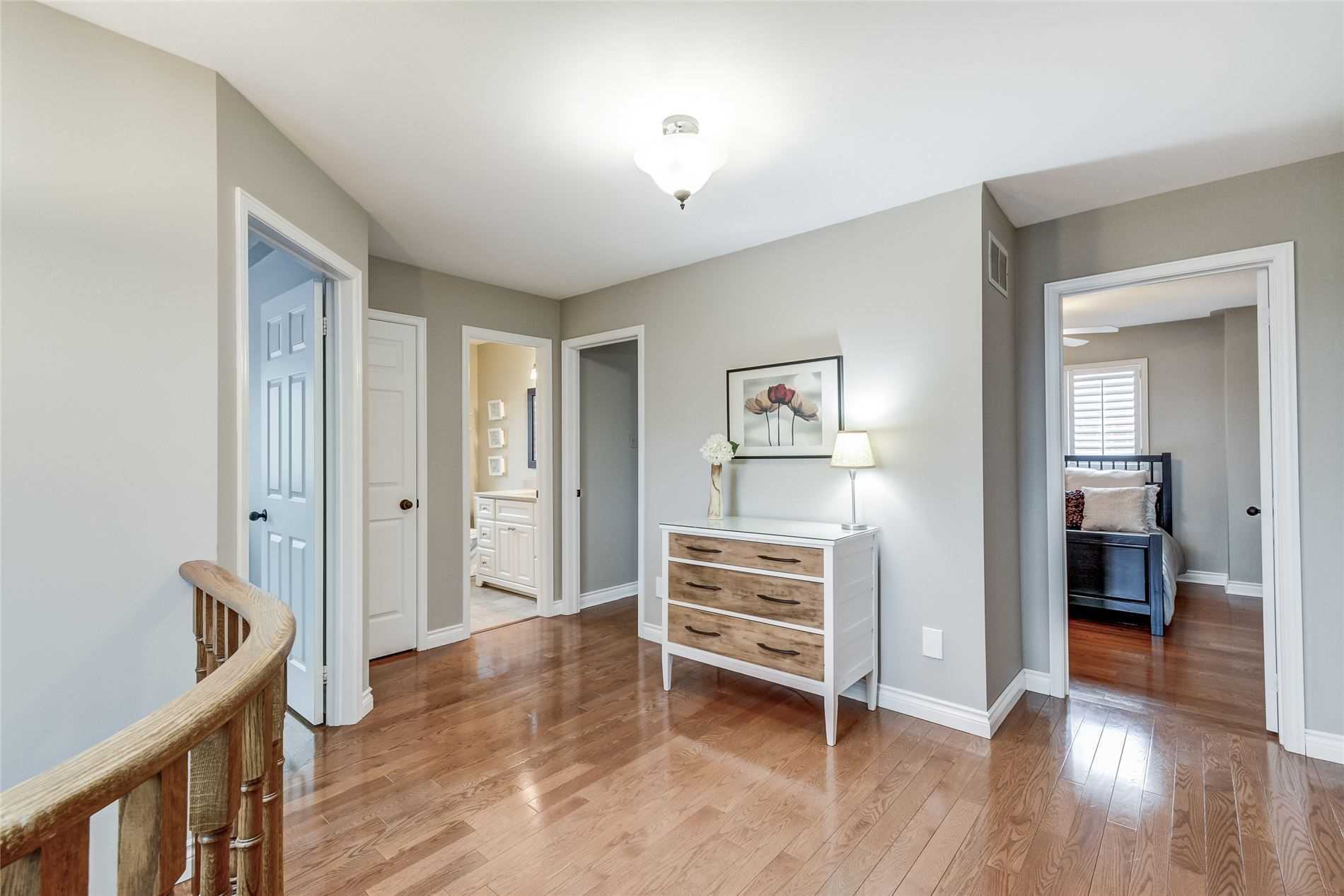27 Charing Cres