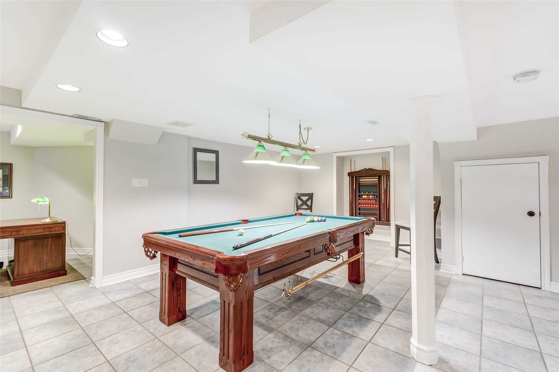27 Charing Cres