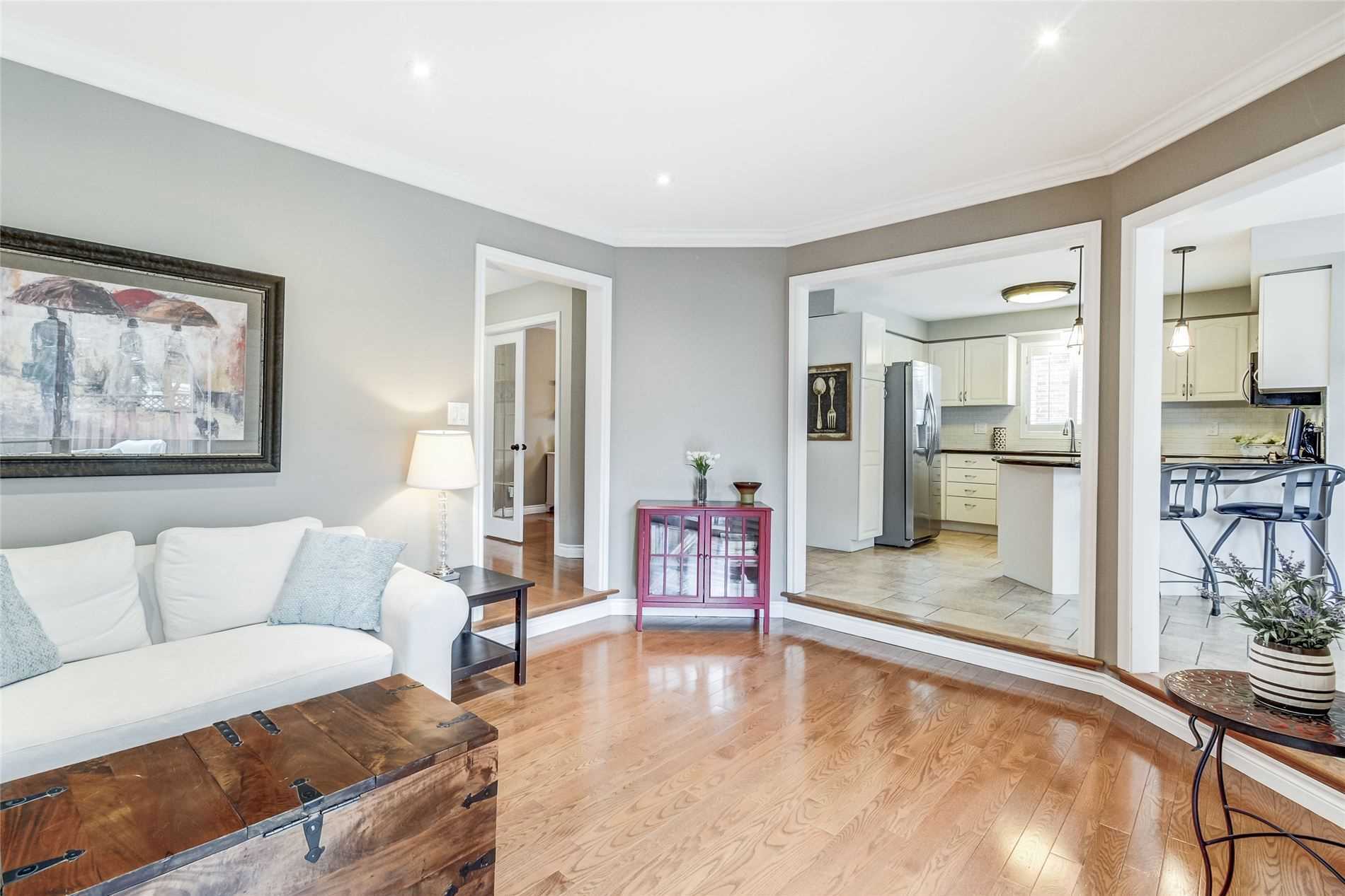 27 Charing Cres