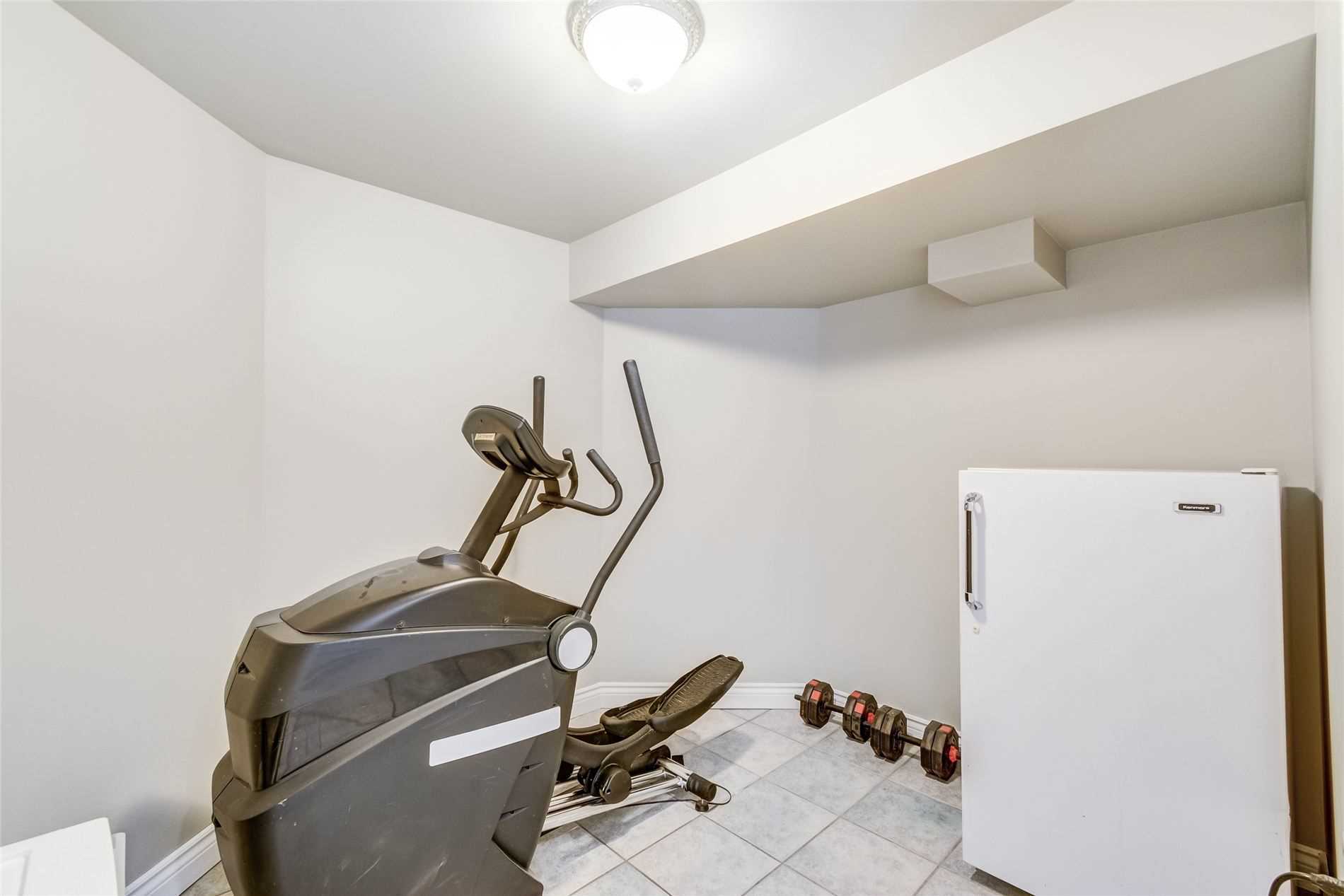27 Charing Cres