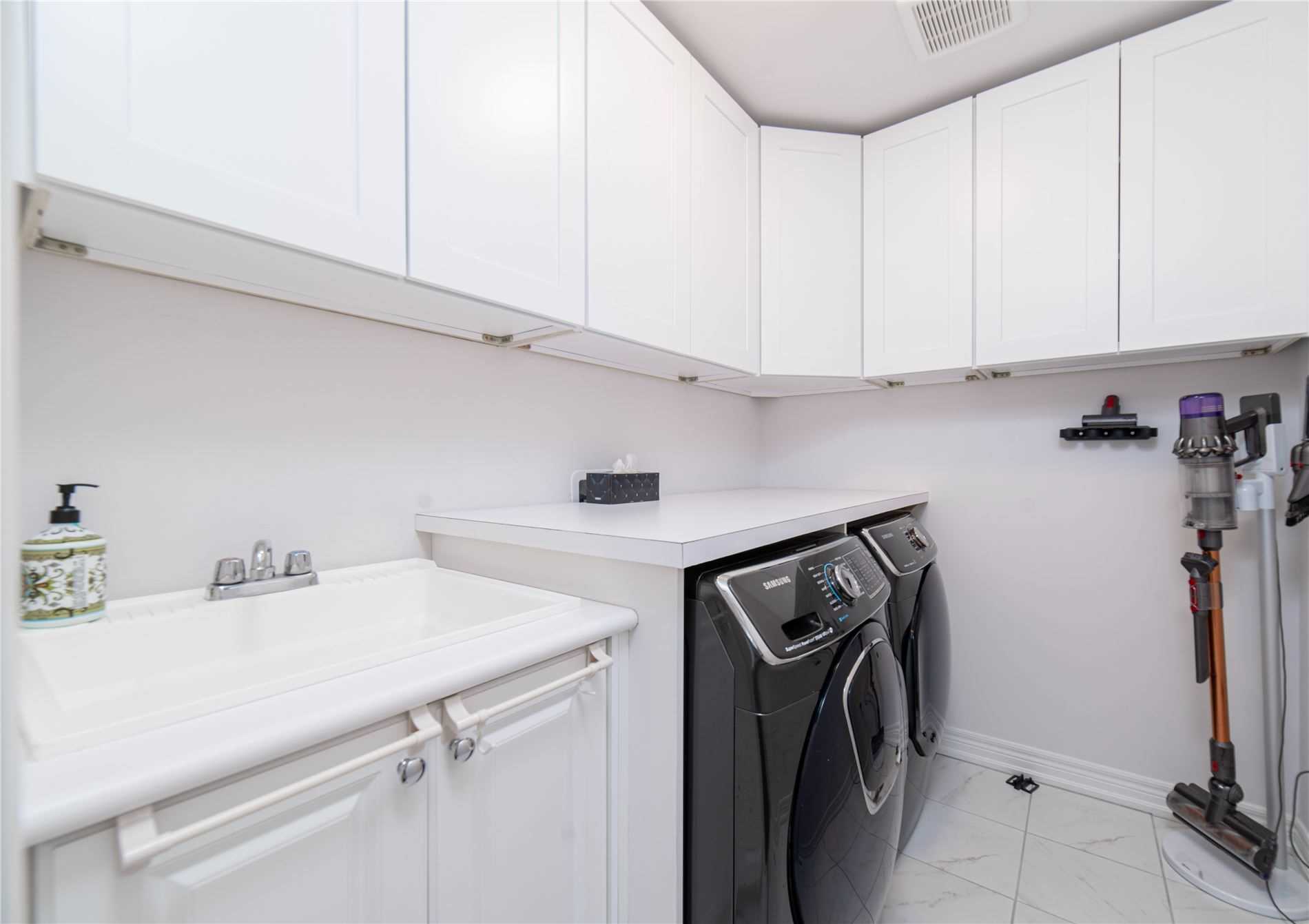 48 Robb Thompson Rd
