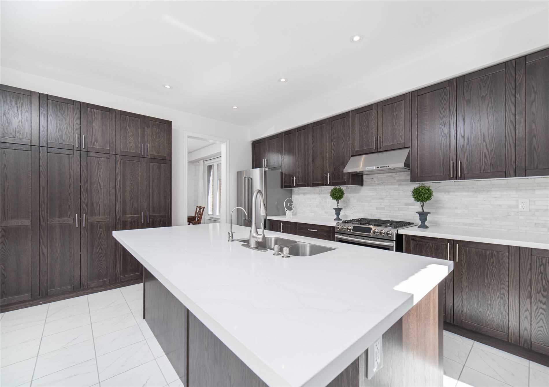 48 Robb Thompson Rd