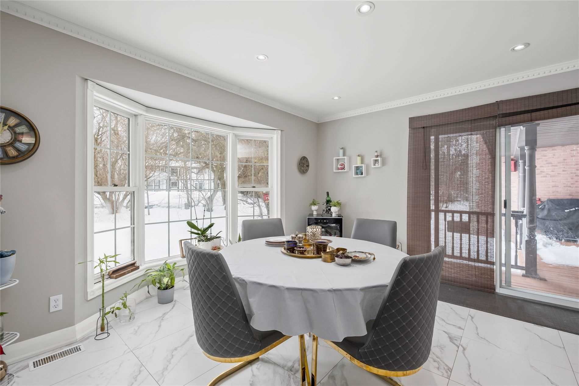 9 Vanvalley Dr