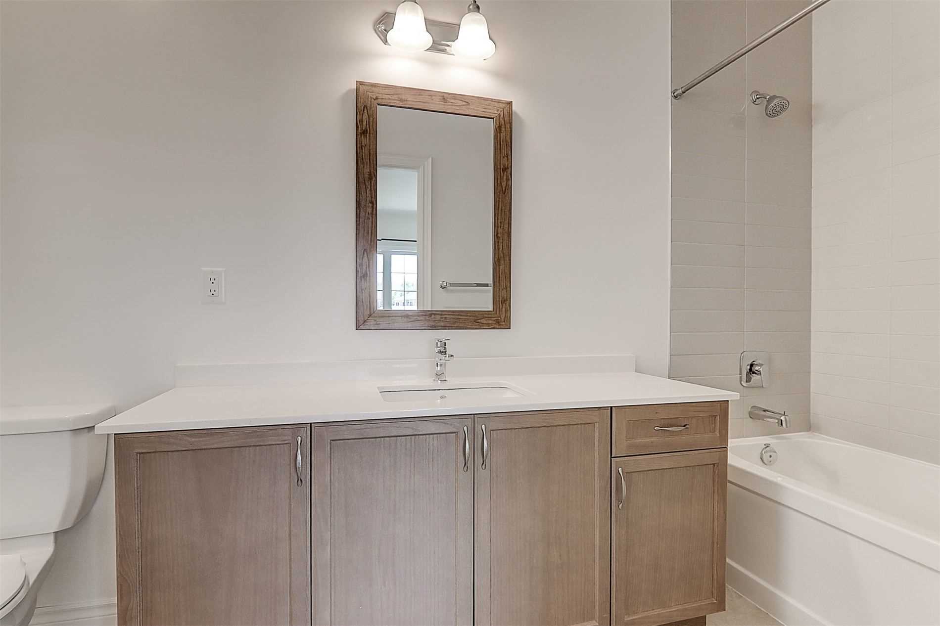 6 Tesla Cres