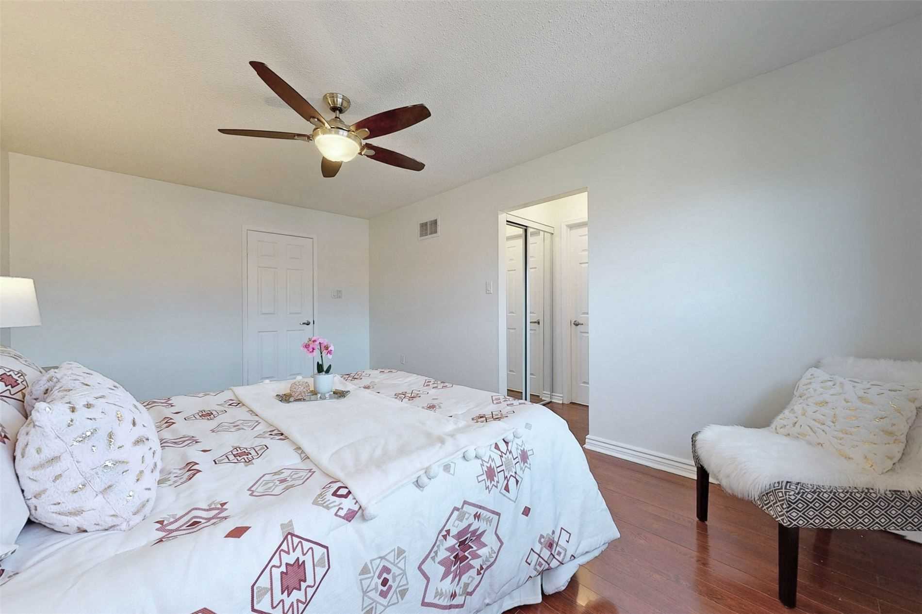 135 Stonebriar Dr