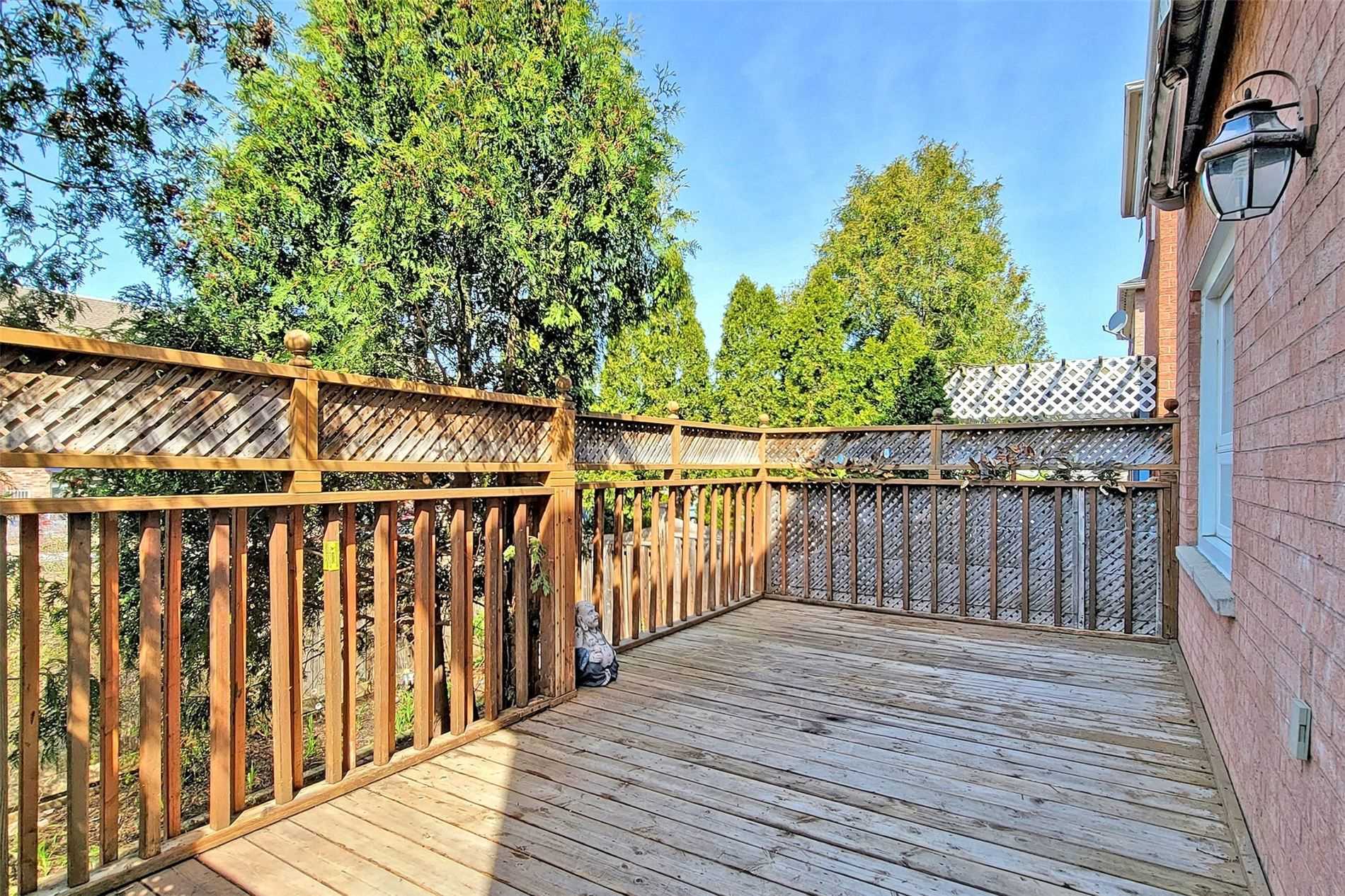 135 Stonebriar Dr