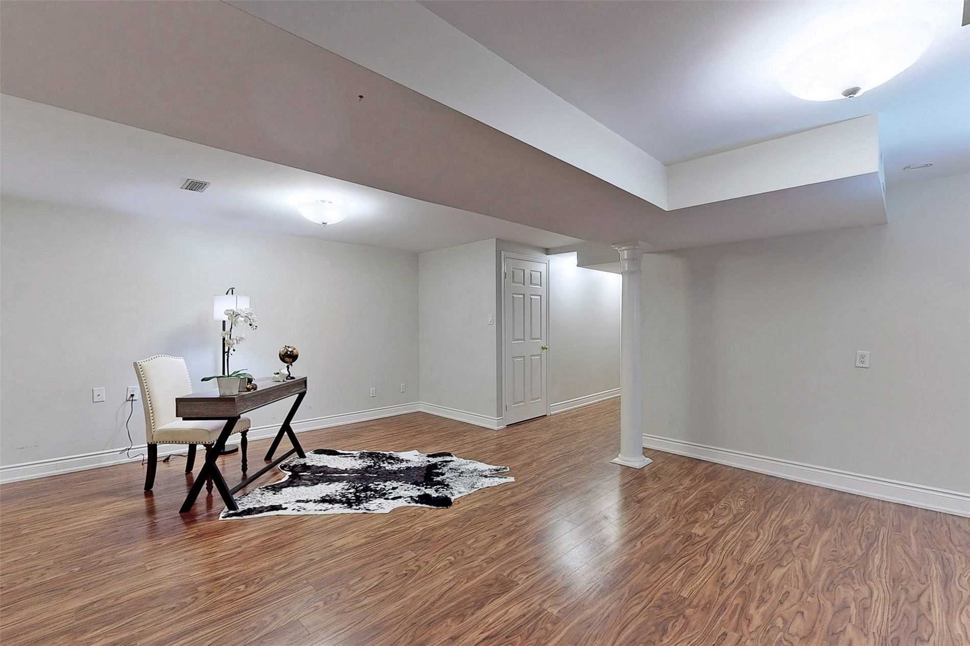 135 Stonebriar Dr