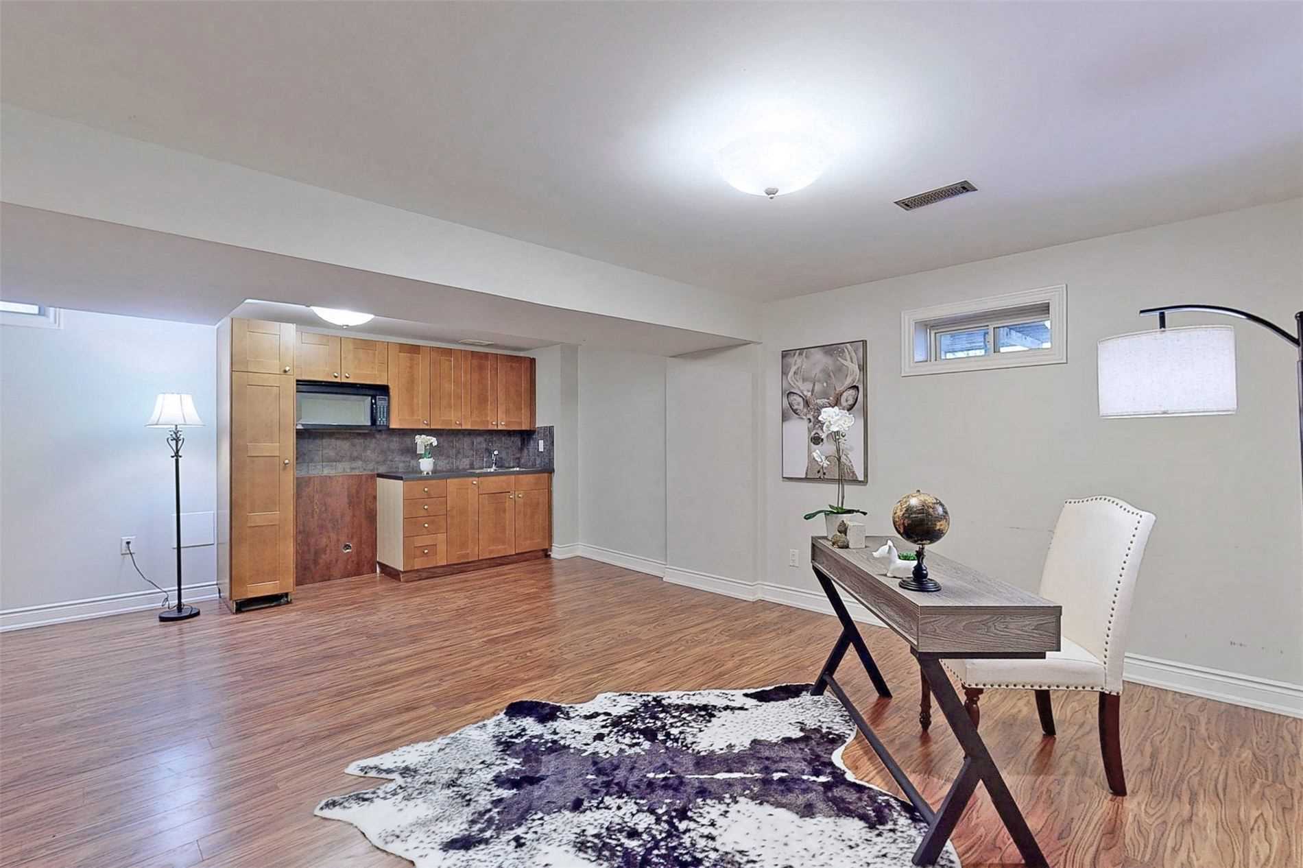 135 Stonebriar Dr